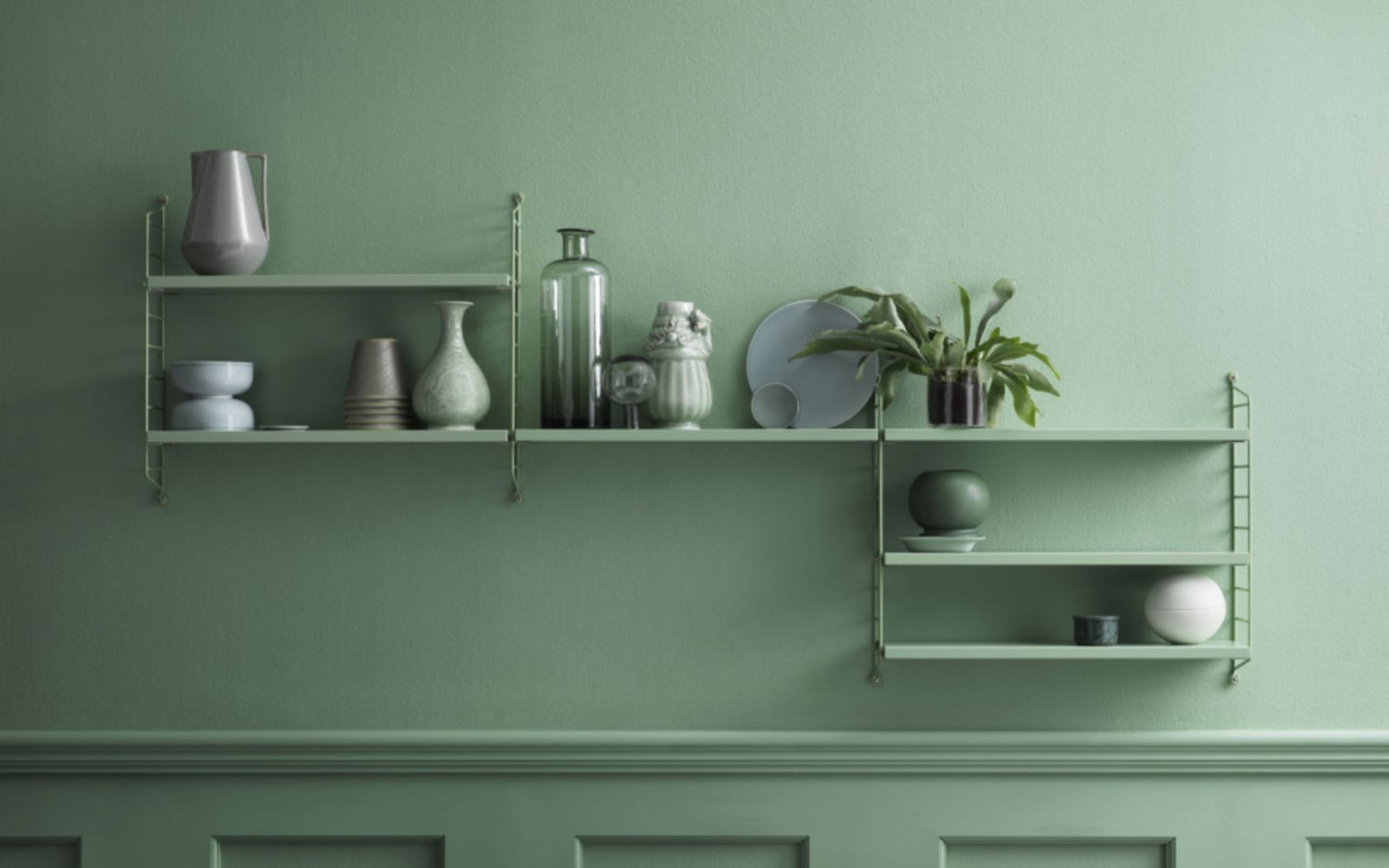 Πως να διακοσμήσεις τα ράφια στο σαλόνι σου