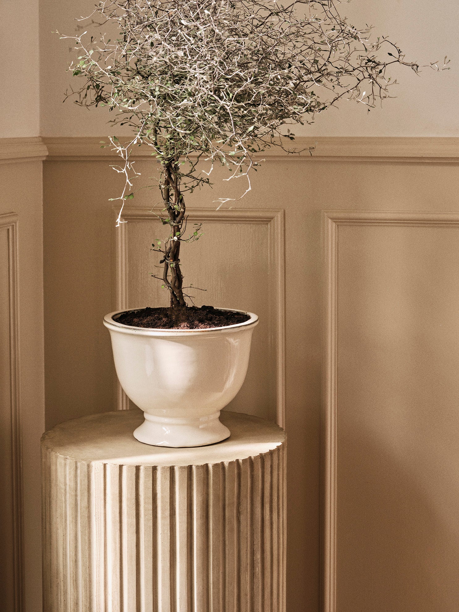 Broste Copenhagen Coffee Table Podium 'RILLO' Fiberclay Antique Μπεζ Ø38,5 x H78 cm Broste Copenhagen