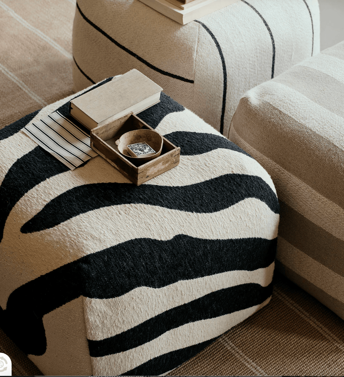 Πουφ Zebra Μαυρο/ Μπεζ 100% Βαμβάκι/ Εσωτερικά Polystyrene W50 x D50 x H38cm Broste Copenhagen