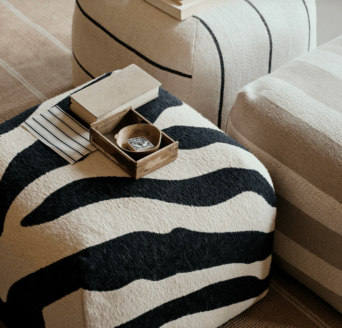 Πουφ Sigrid Ριγέ Μπεζ/ Off White 75% Βαμβάκι/ 25% Λινό W50 x D50 x H38cm Broste Copenhagen