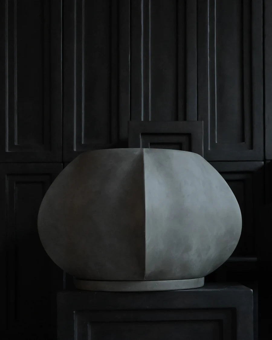 101 COPENHAGEN Κασπώ Arket Big Κασπώ Σκούρο Γκρι Σκυρόδεμα 64x64x40cm 101 COPENHAGEN