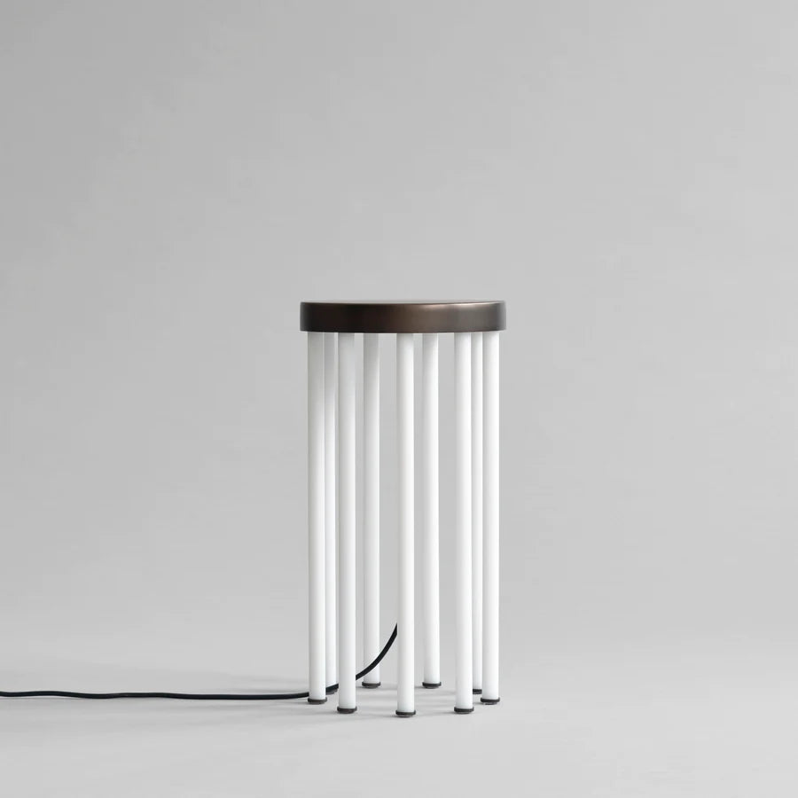 101 COPENHAGEN Τραπέζι Τραπέζι Neon Side Table Μπρονζέ Σκυρόδεμα L25xW25xH48 cm 101 COPENHAGEN