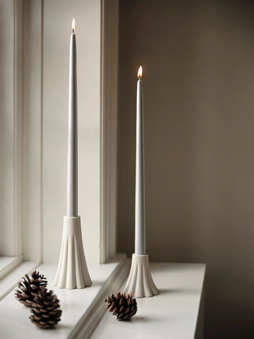 Κερί Smooth Taper - Ασημί Γυαλιστερό Σετ 4 τμχ Burn Time 10.5 Hrs Ø2,2 x H38 cm Broste Copenhagen