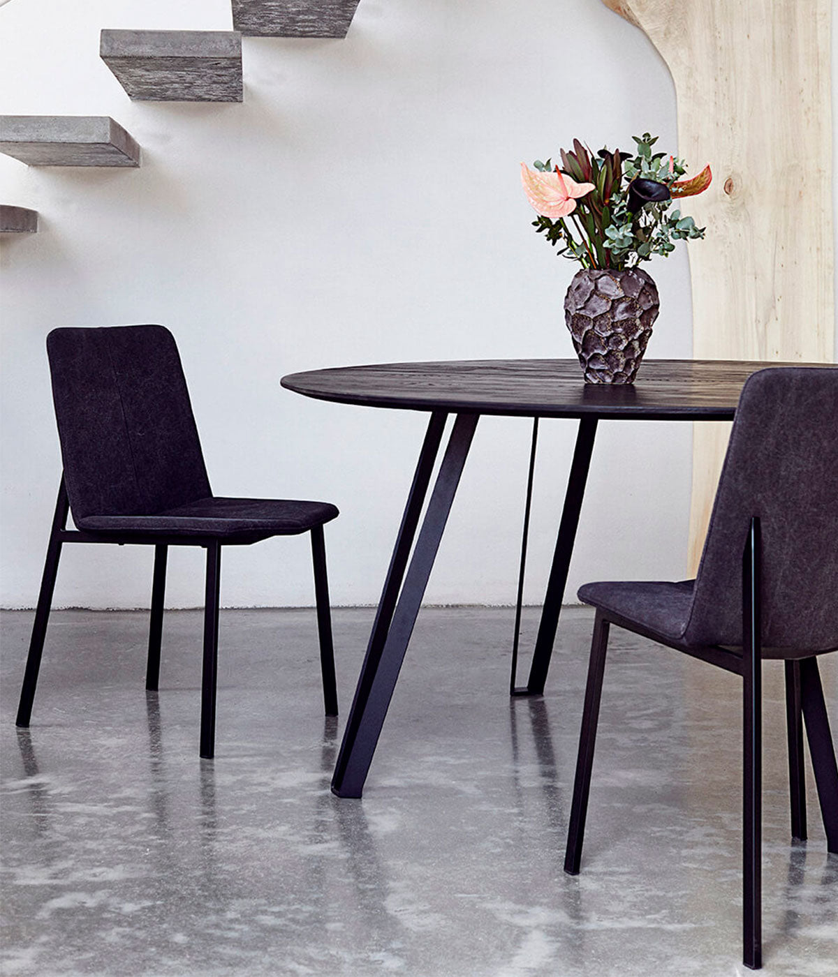 MUUBS Καρέκλα Καρέκλα Τραπεζαρίας Chamfer Ύφασμα/Μέταλλό Μαύρο/Ανθρακί H:82xW50.5xD:46 cm MUUBS