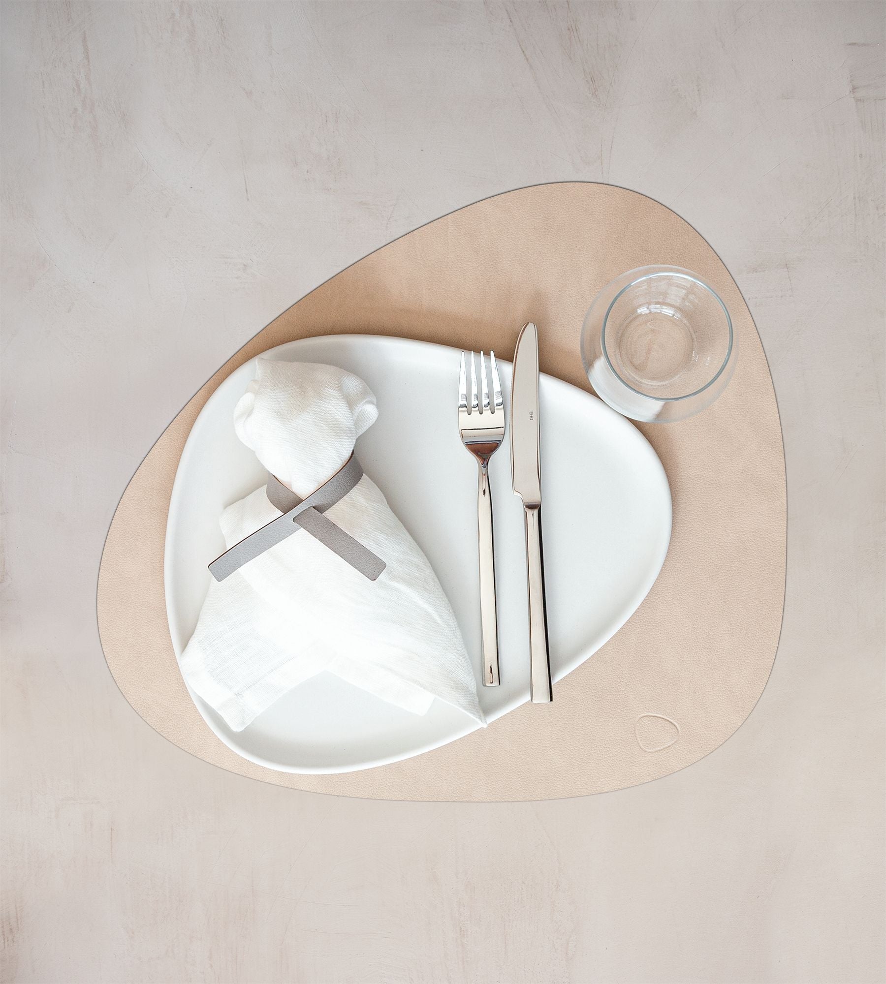 LIND DNA Σουπλά Σουπλά Dinner Mat Curve Leather Nupo / Δέρμα Μπέζ 37x44 cm OYOY