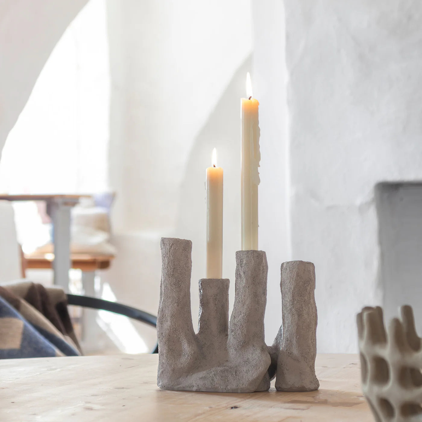 METTE DITMER Κηροπήγιο Κηροπήγιο ART PIECE Four Candleholder Πέτρα Ρητίνης Μπεζ W9,5 x L18,5 x H18 cm METTE DITMER