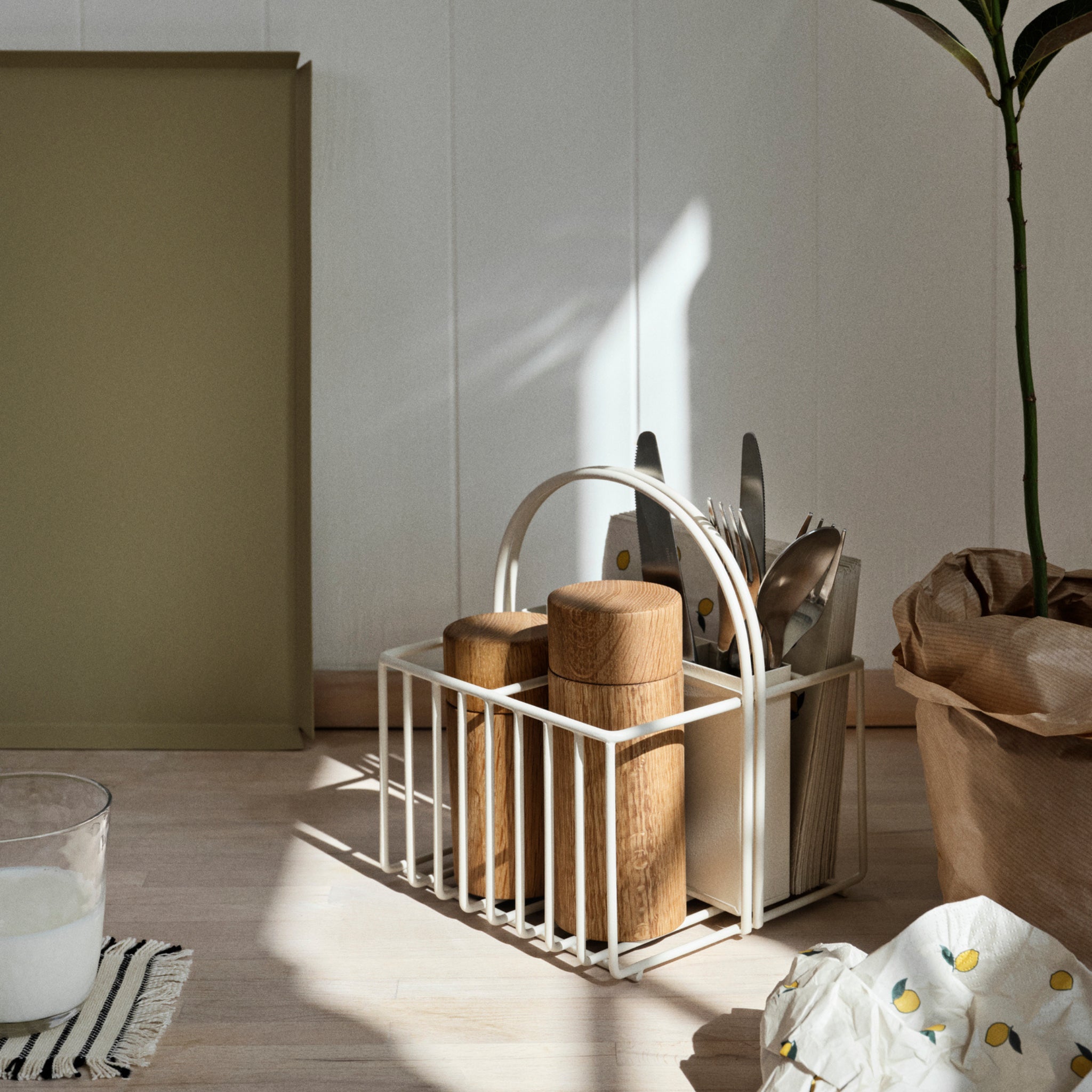 Broste Copenhagen Θήκη για χαρτοπετσέτες Θήκη Για Χαρτοπετσέτες Vietta  Μεταλλική Μπεζ W18 x L19 x H22 cm Broste Copenhagen