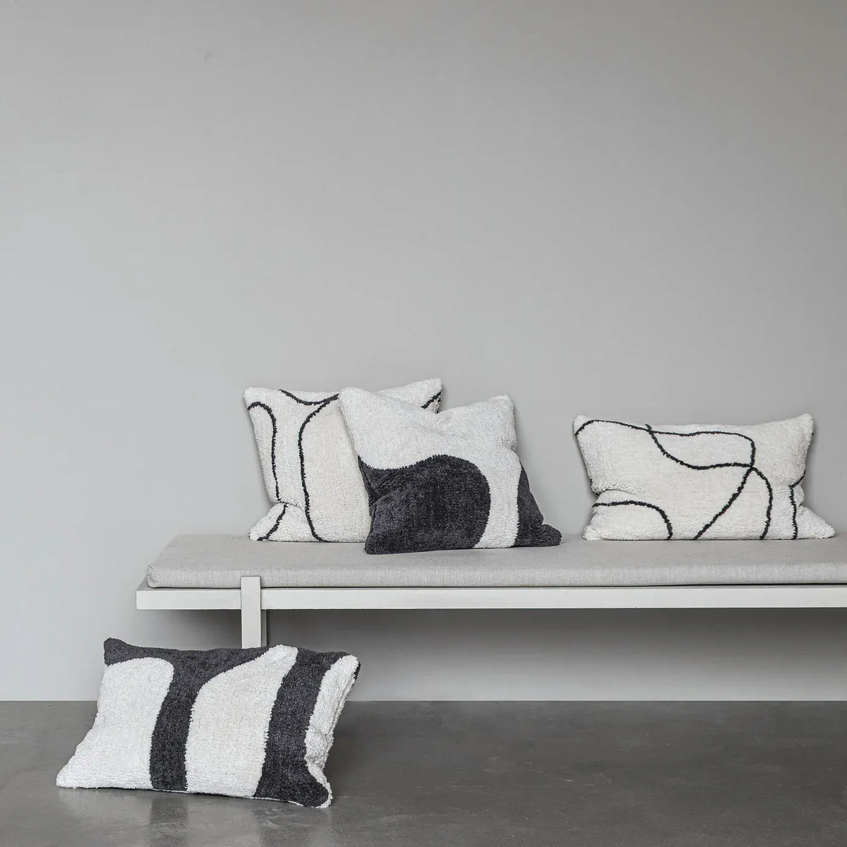 Κάλυμμα Μαξιλαριού Shadow - Off White Μαύρο Σχέδιο 100% Βαμβάκι W40 x L60 cm METTE DITMER