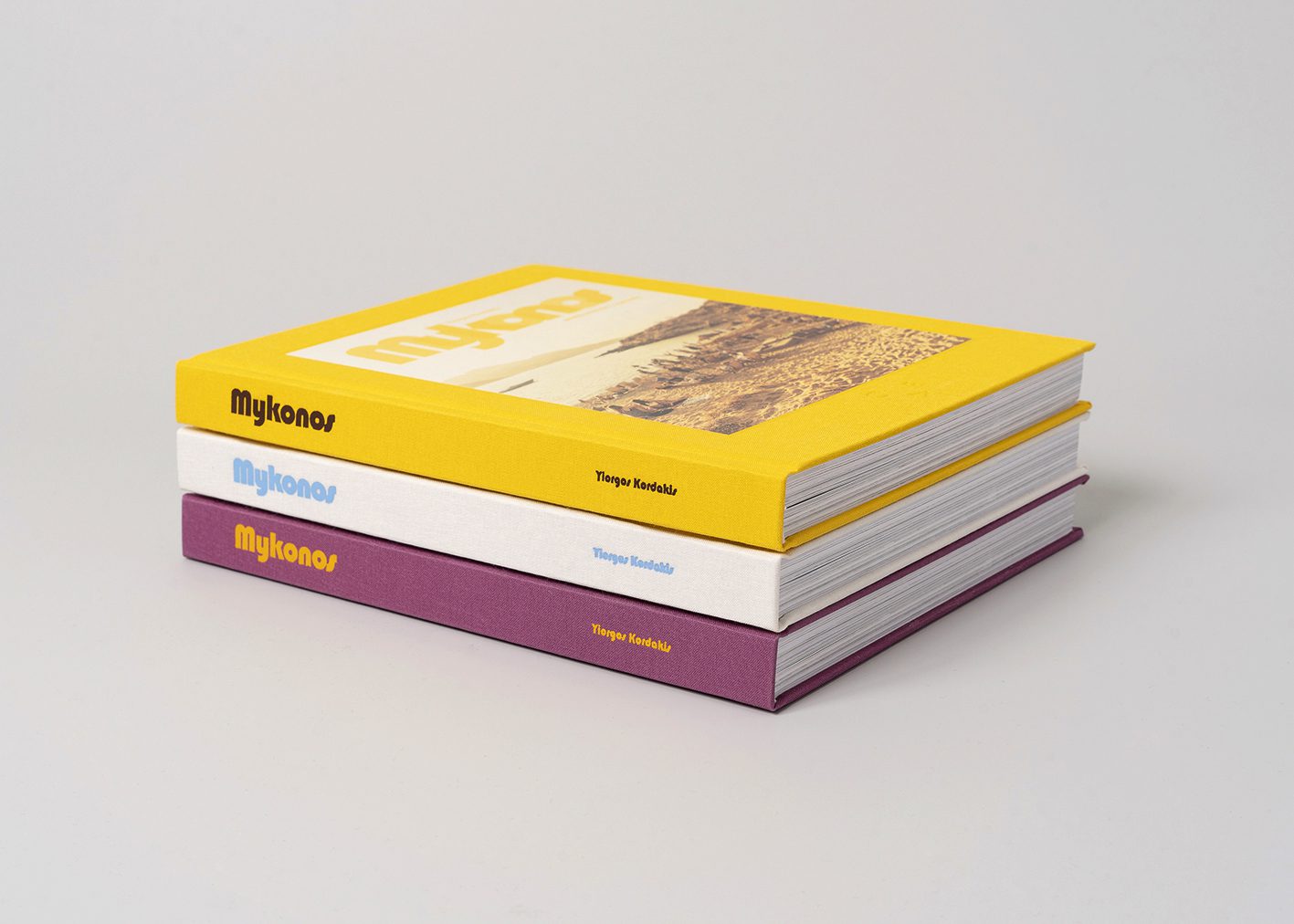 Hintsdeco Books Βιβλίο Τέχνης Βιβλίο Τέχνης Mykonos Purple Μοβ 21,5×2,5×28 cm Hintsdeco