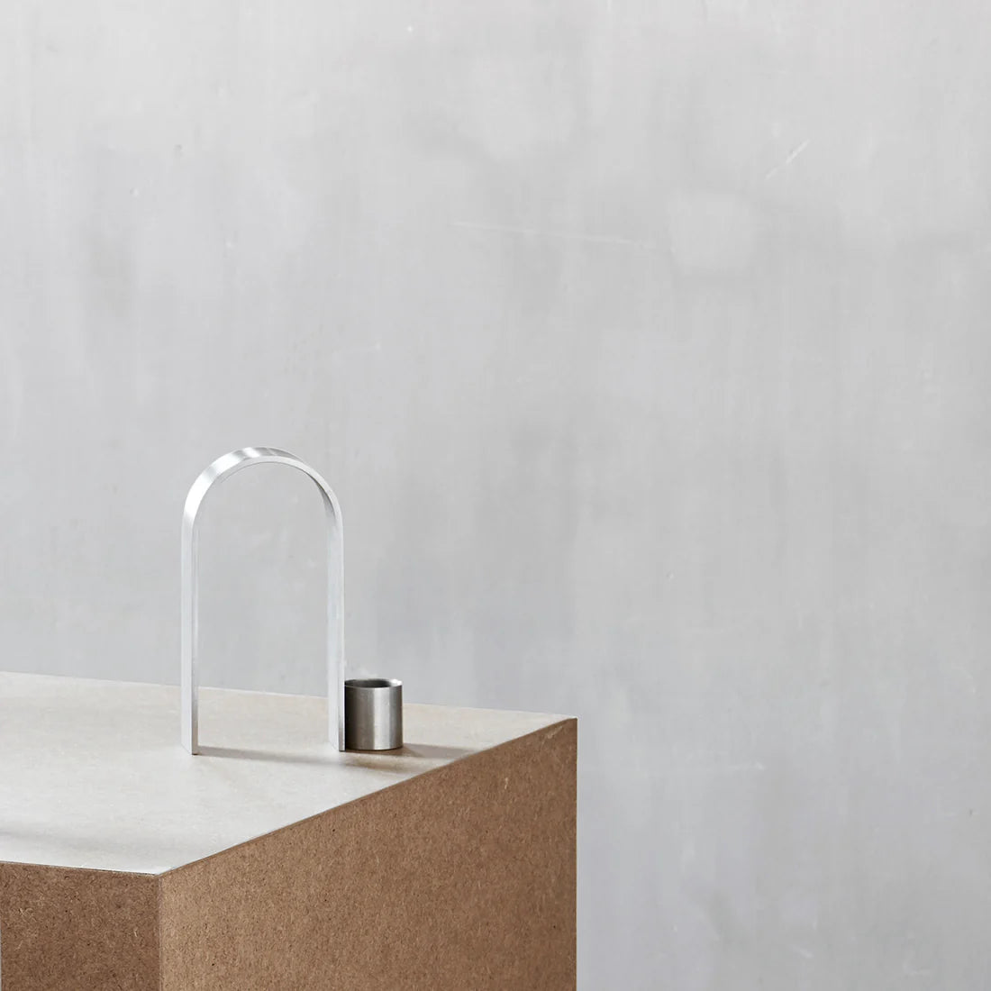 KRISTINA DAM studio Κηροπήγιο Κηροπήγιο Arch Ανοξείδωτο Ατσάλι Ασημί W8.5XD2.5XH12CM KRISTINA DAM studio