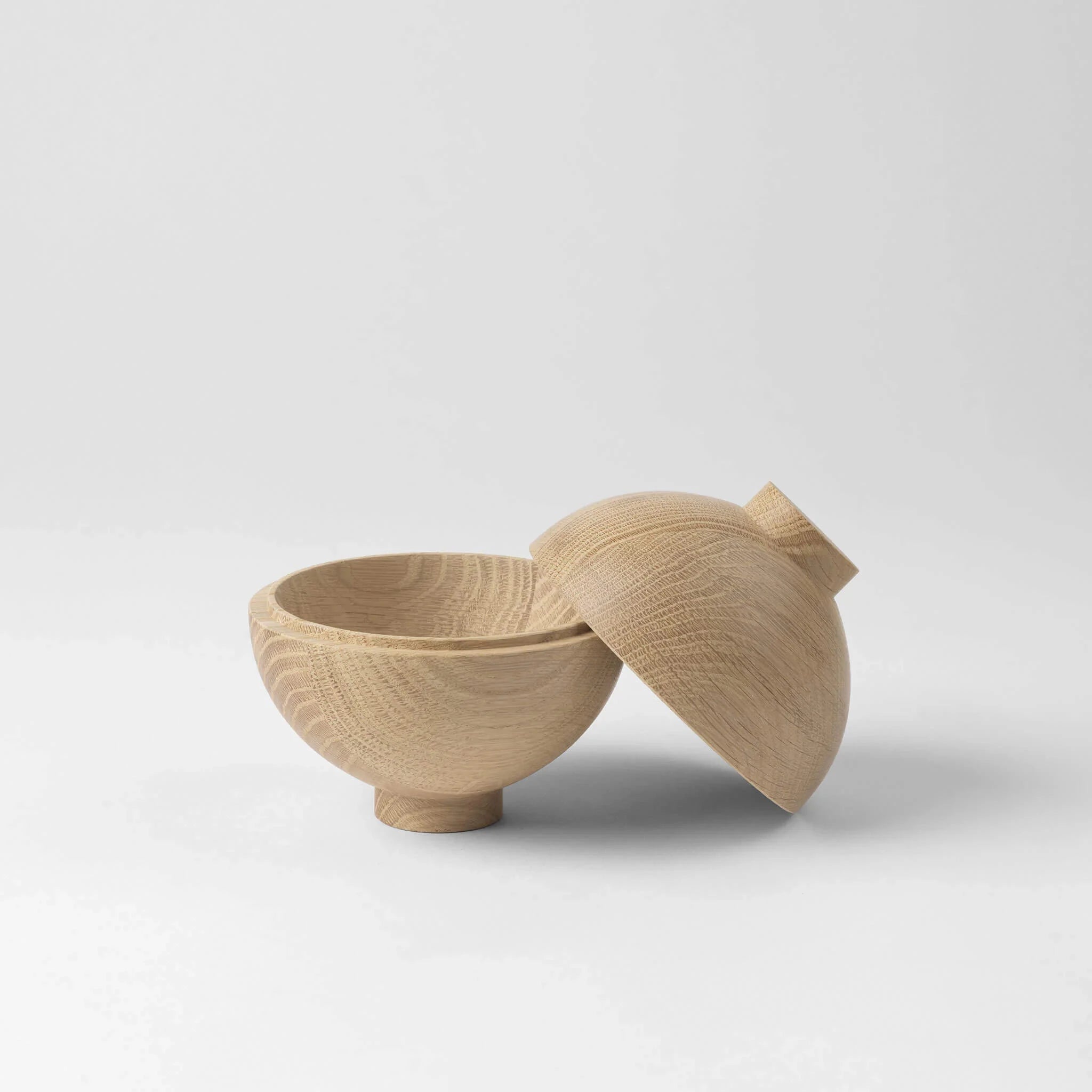 KRISTINA DAM studio Γλυπτό Διακοσμητική Σφαίρα Αποθήκευσης WSP Ξύλο Δρυς Ø12 x H15 cm KRISTINA DAM studio