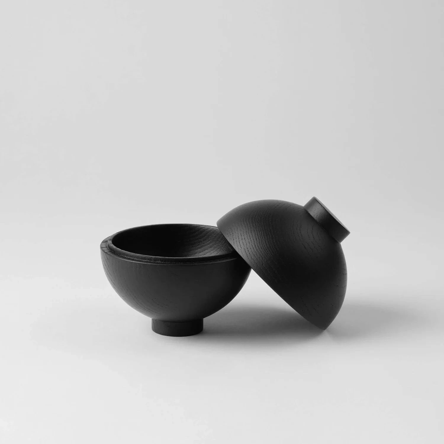 KRISTINA DAM studio Διακοσμητικo Δοχείο Διακοσμητικό Δοχείο Με Αποθηκευτικό Χώρο Sphere Box - Δρυς Μαύρο Ø12 x H15 cm KRISTINA DAM studio