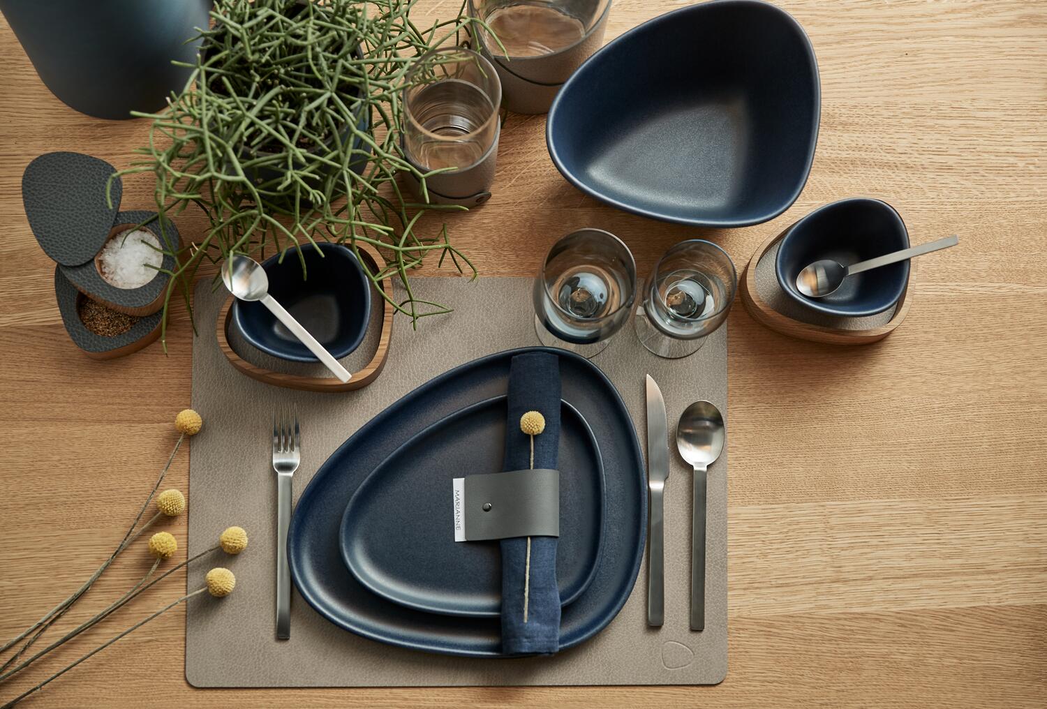 LIND DNA Πιάτο Πιάτο Φρούτου Curve Lunch Stoneware Μαύρο 22x19x1.5cm LIND DNA