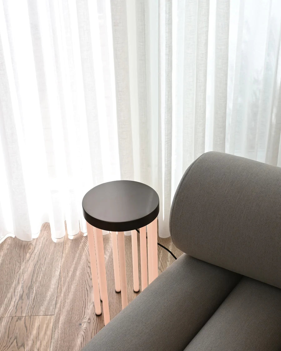 101 COPENHAGEN Τραπέζι Τραπέζι Neon Side Table Μπρονζέ Σκυρόδεμα L25xW25xH48 cm 101 COPENHAGEN