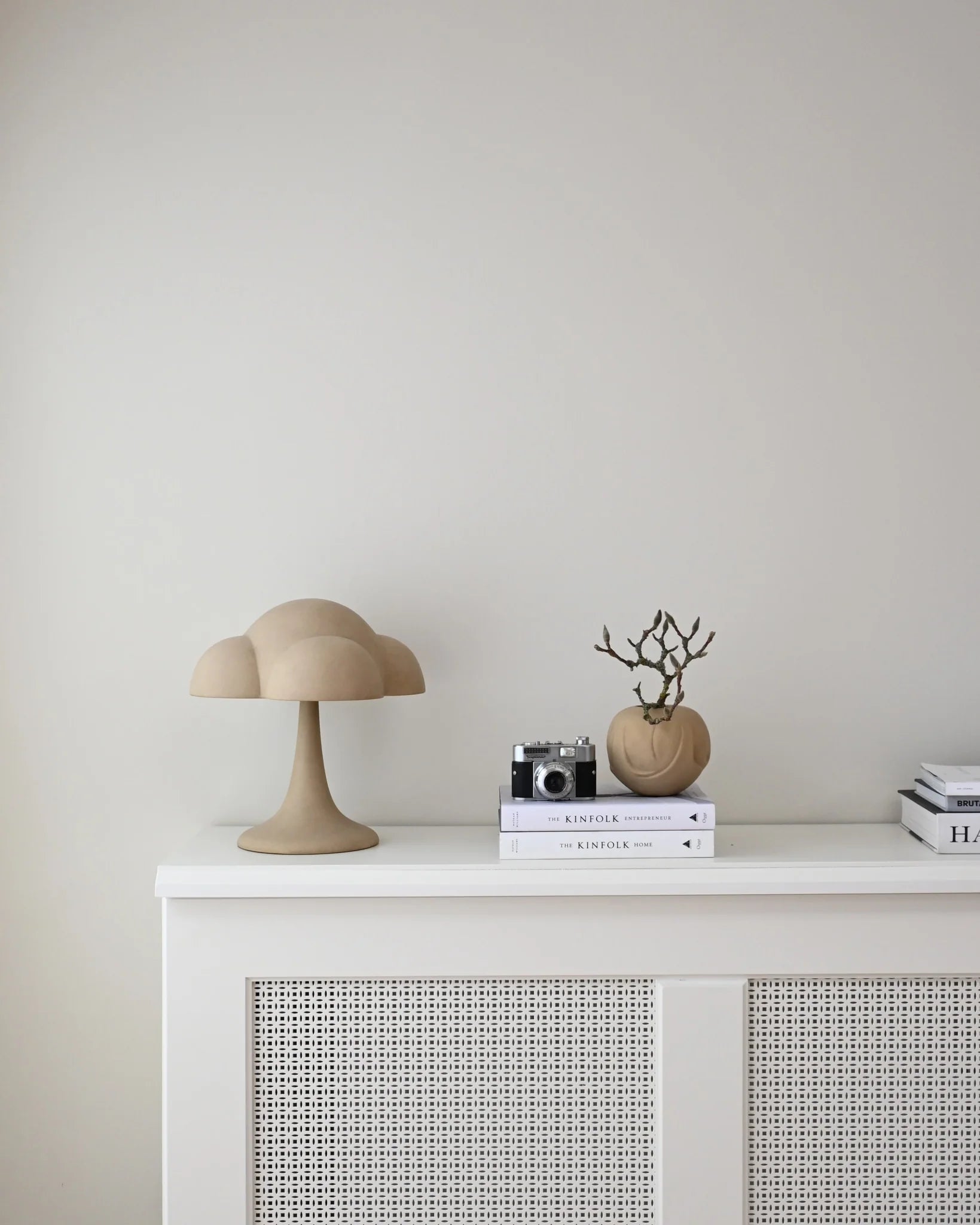 101 COPENHAGEN Βάζο Orimono Vase Mini Κεραμικό Διακοσμητικό Βάζο Μπεζ Η9.5x12x12cm 101 COPENHAGEN