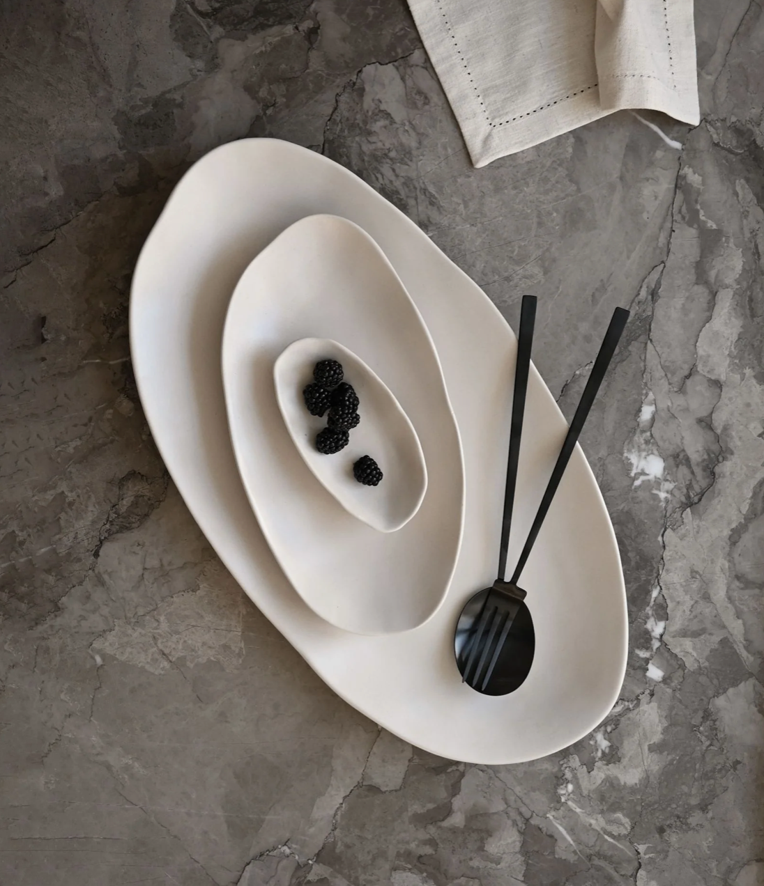 101 COPENHAGEN Διακοσμητικός Δίσκος Πιατέλα Native Oval Tray, Big Κεραμικό Άσπρο Birch H4cm x W26cm x L50 cm 101 COPENHAGEN