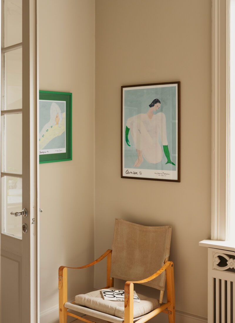 THE POSTER CLUB Poster Πόστερ Scorpio - Άσπρο Γαλάζιο Κίτρινο 50 x 70 cm THE POSTER CLUB