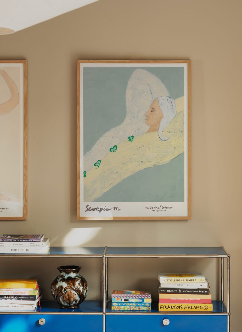 THE POSTER CLUB Poster Πόστερ Scorpio - Άσπρο Γαλάζιο Κίτρινο 30 x 40 cm THE POSTER CLUB