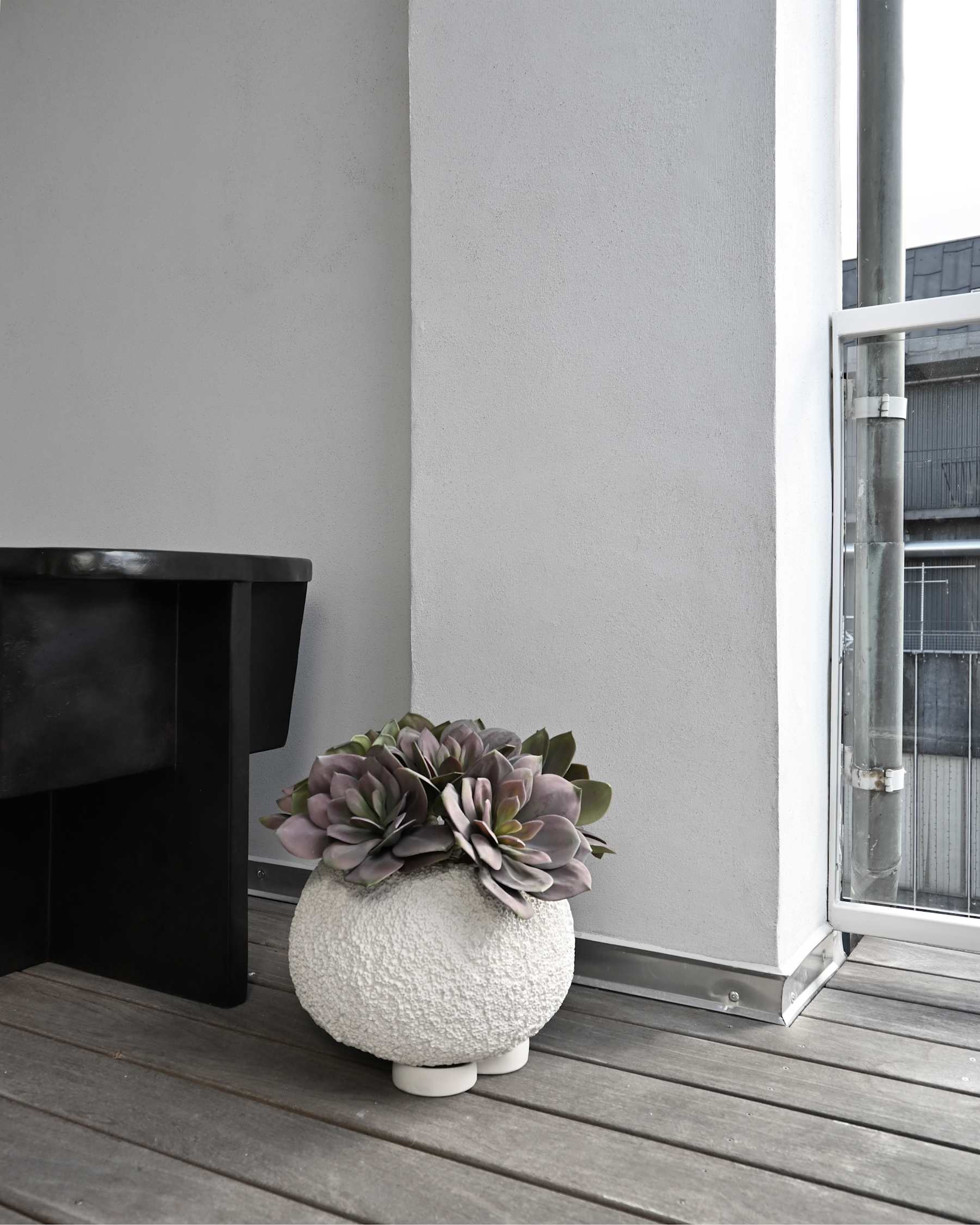 101 COPENHAGEN ΓΛΑΣΤΡΑ Γλάστρα Urchin Mini / Σκυρόδεμα / Λευκή L35 x W35 x H24,5 101 COPENHAGEN