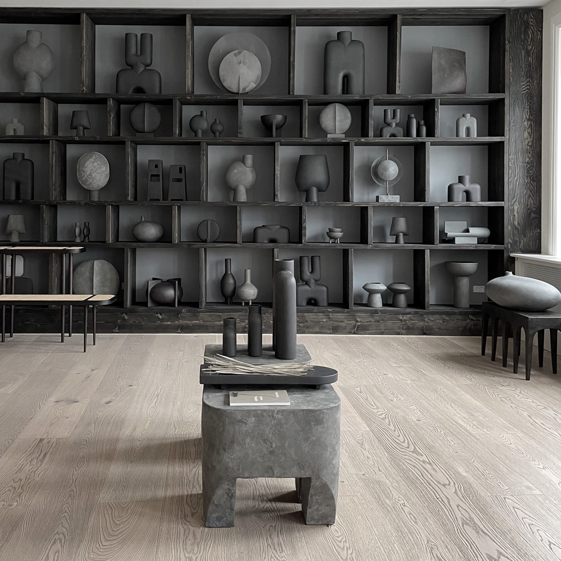 101 COPENHAGEN Διακοσμητική Πιατέλα Διακοσμητικός Δίσκος Geta Tray Σκούρο Καφέ Ινώδες Σκυρόδεμα  H6,4xW18xL55cm 101 COPENHAGEN