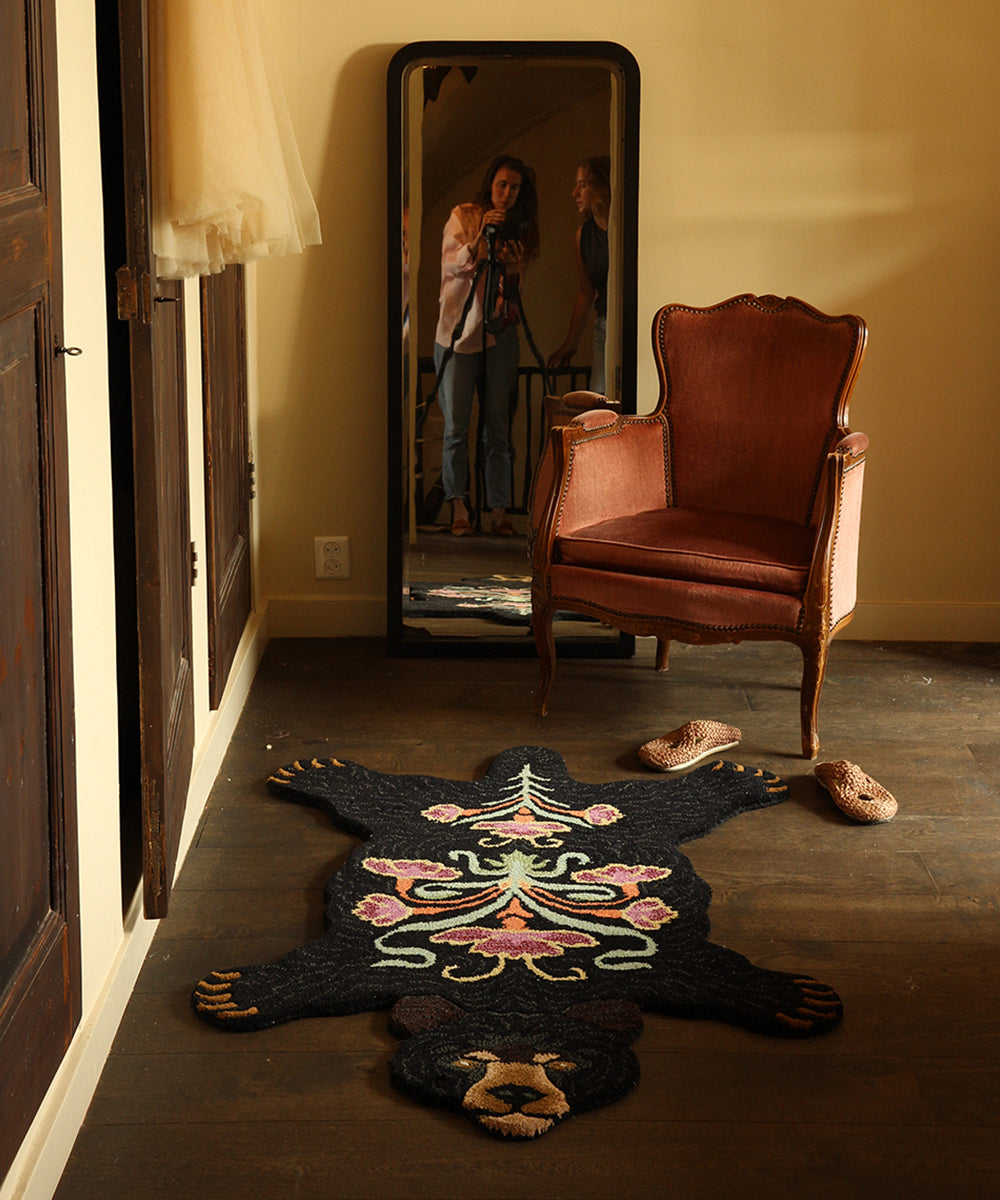 Χαλί Blooming Black Bear Large - Μάλλινο Βαμβακερό Μαύρο 143 x 97 x 2 cm Doing Goods