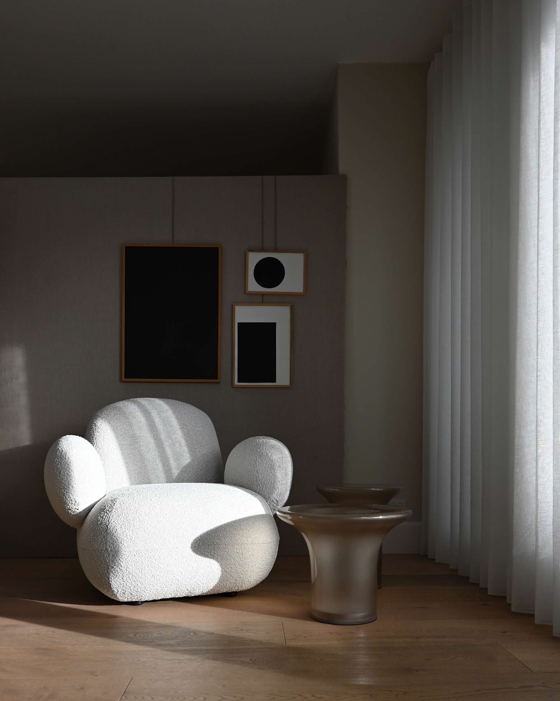 Βοηθητικό Τραπέζι Trumpet Low - Γυαλί Smoked Desert H35 x W45 x L45 cm 101 COPENHAGEN