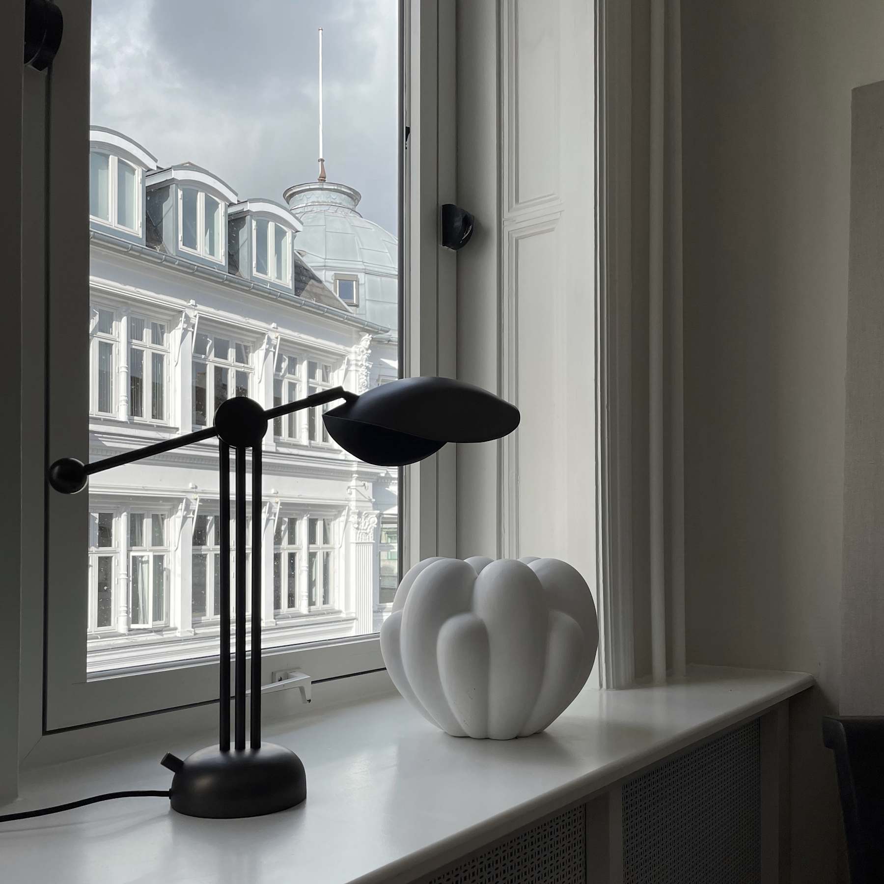 101 COPENHAGEN Επιτραπέζιο φωτιστικό Επιτραπέζιο Φωτιστικό Γραφείου Stingray - Μπρονζέ Μεταλλικό L56,5 x H53 x W21 cm 101 COPENHAGEN