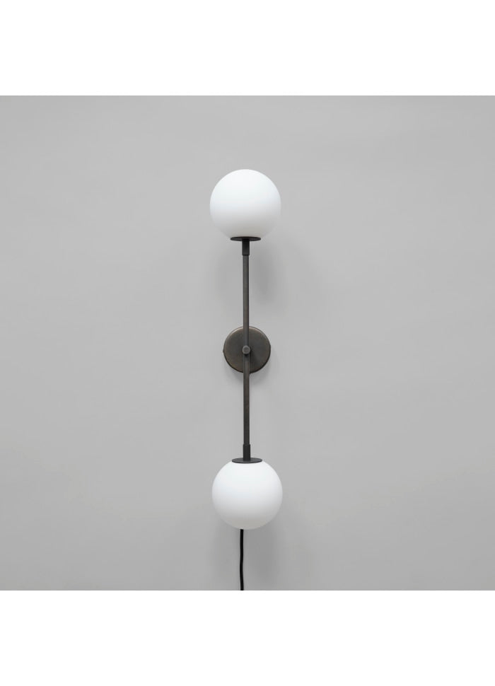 101 COPENHAGEN Φωτιστικό Τοίχου Φωτιστικό Τοίχου Drop Wall Lamp Γκρι Μέταλλο/ Οπαλίνα Λευκό Γυαλί, Η66-W18-L18  101 COPENHAGEN