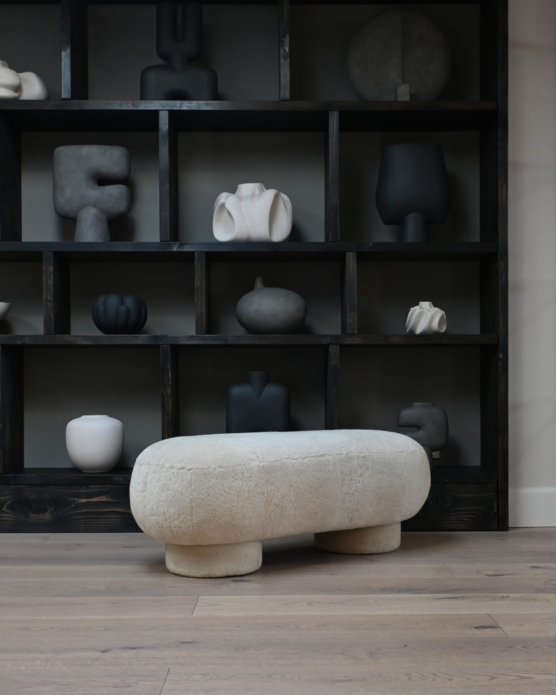 Σκαμπό Big Foot Sandshell (Sheepskin) L120 cm x W40 cm x H45 cm 101 COPENHAGEN
