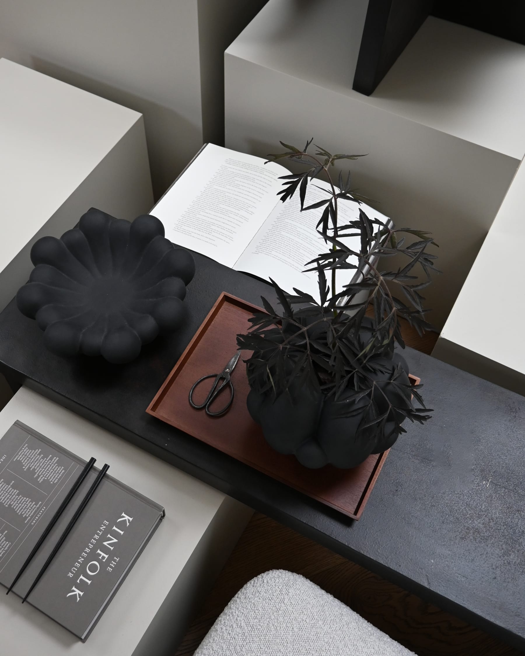 101 COPENHAGEN Διακοσμητικός Δίσκος Δίσκος Bloom, Medio Μαύρος 28,5 x 10,5 101 COPENHAGEN