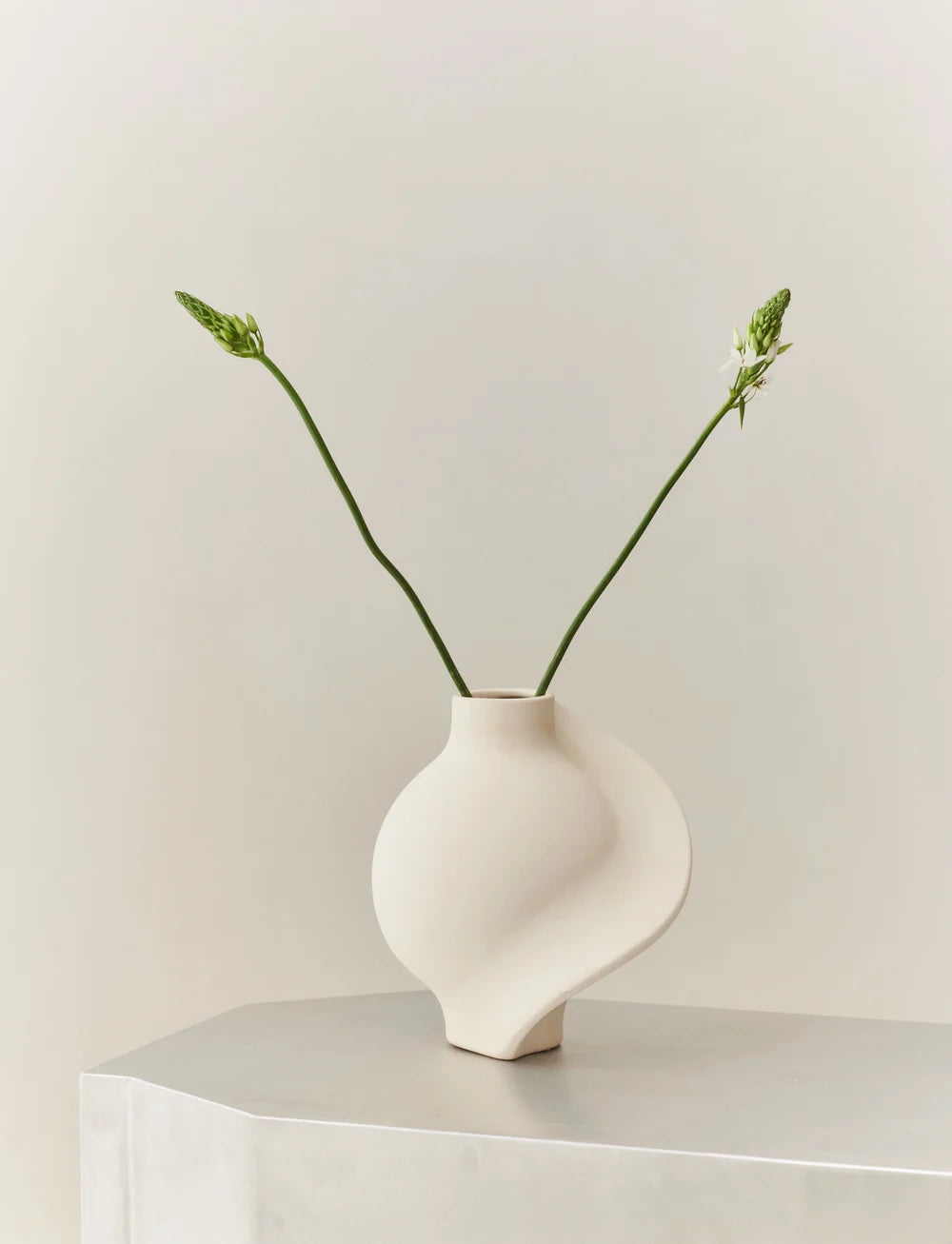 LOUISE ROE ΒΑΖΟ Βάζο Pirout 01 Κεραμικό Off White Ø7-Ø21 / H22 CM LOUISE ROE