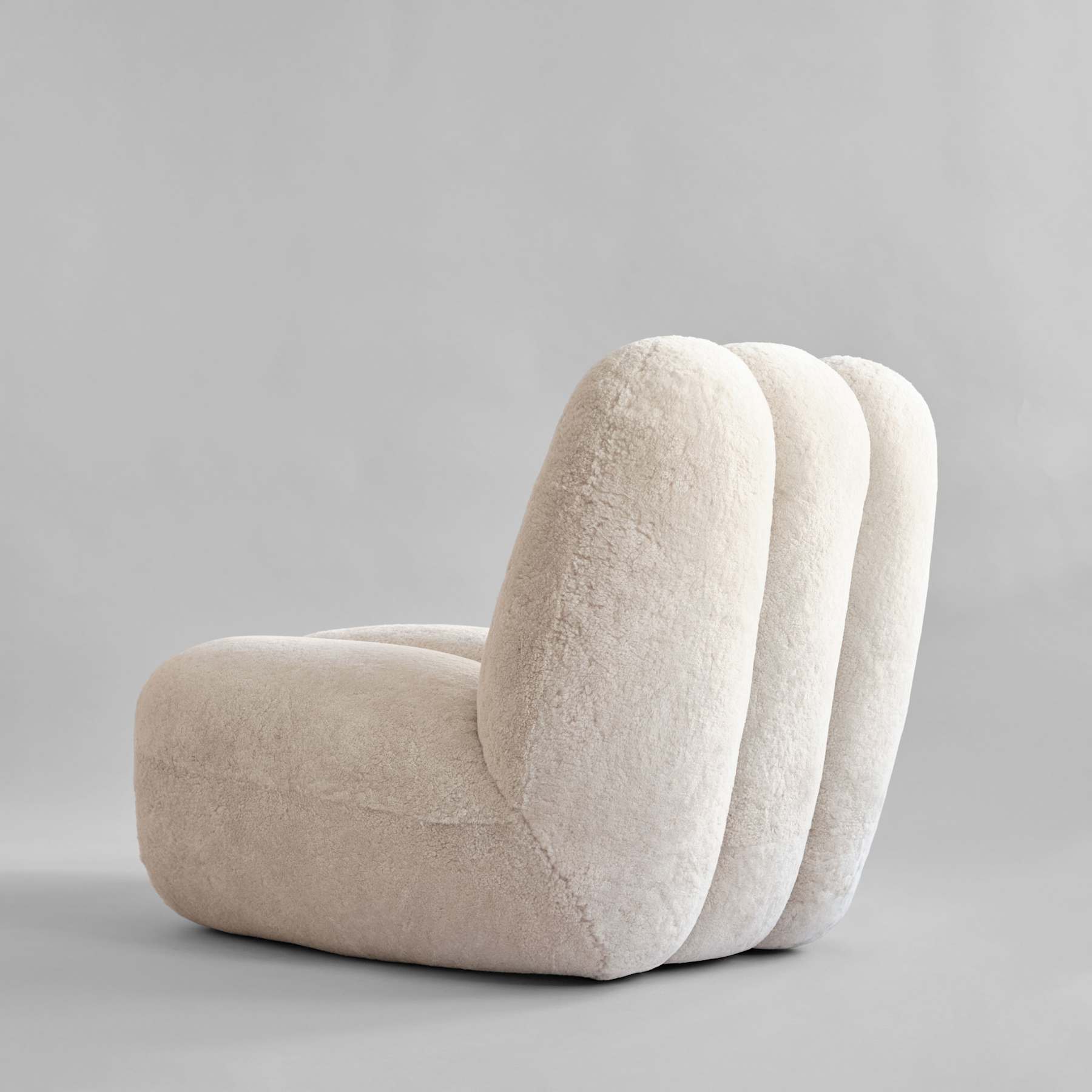Πολυθρόνα Toe Chair / Sandshell / Sheepskin H72 cm x W80 cm x L70 cm 101 COPENHAGEN