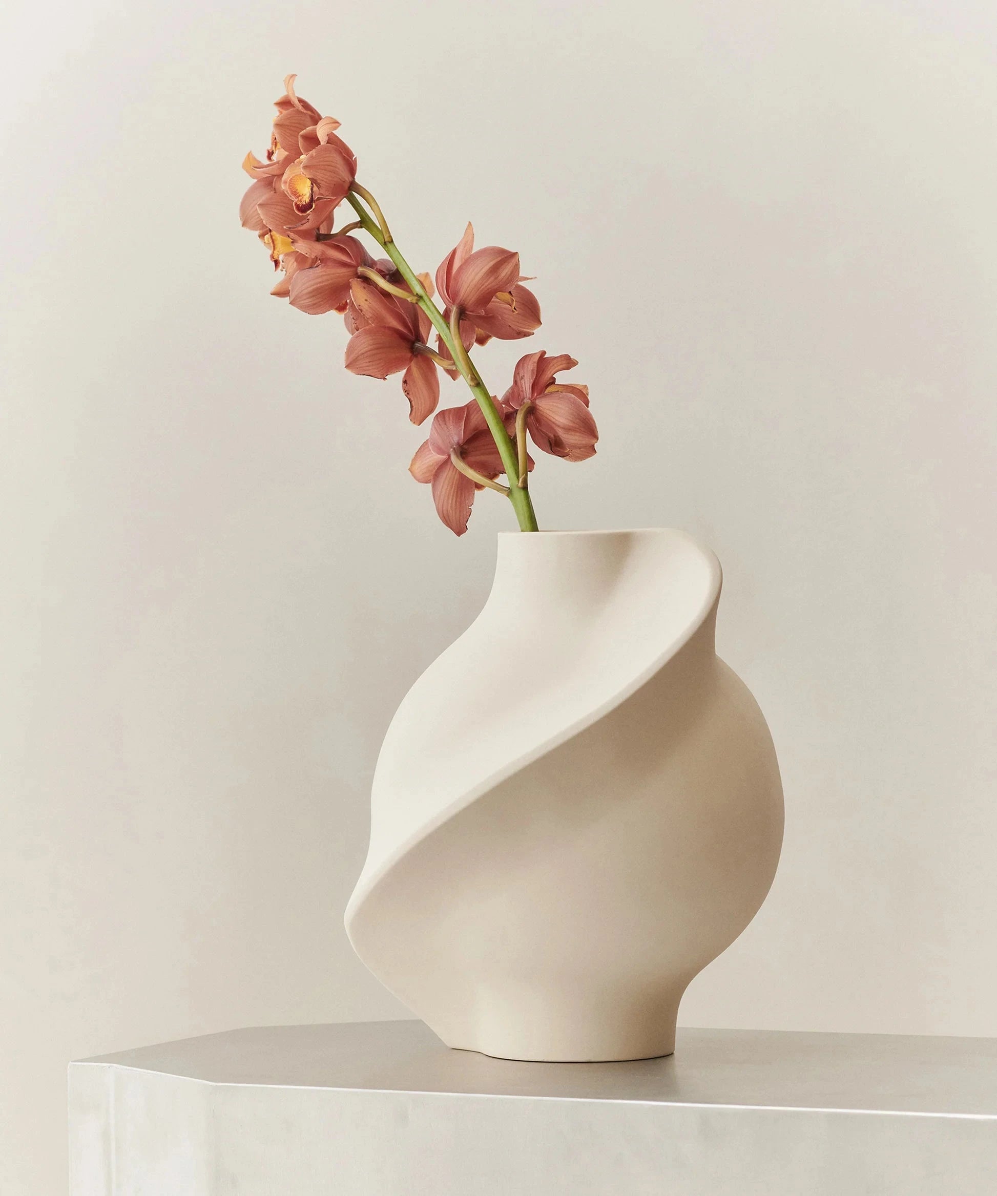 LOUISE ROE ΒΑΖΟ Βάζο Pirout 01 Κεραμικό Off White Ø7-Ø21 / H22 CM LOUISE ROE