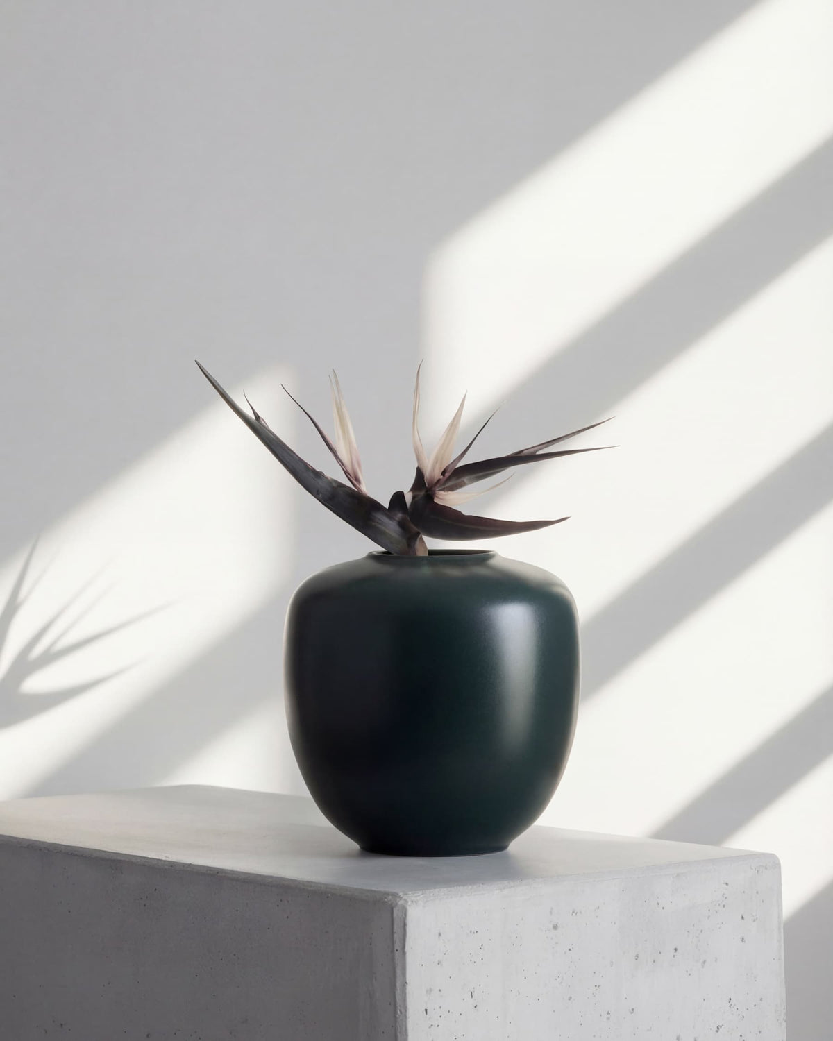 Βάζο Sunao Medio - Κεραμικό Σκούρο Πράσινο H30 x W30 x L30 cm 101 COPENHAGEN