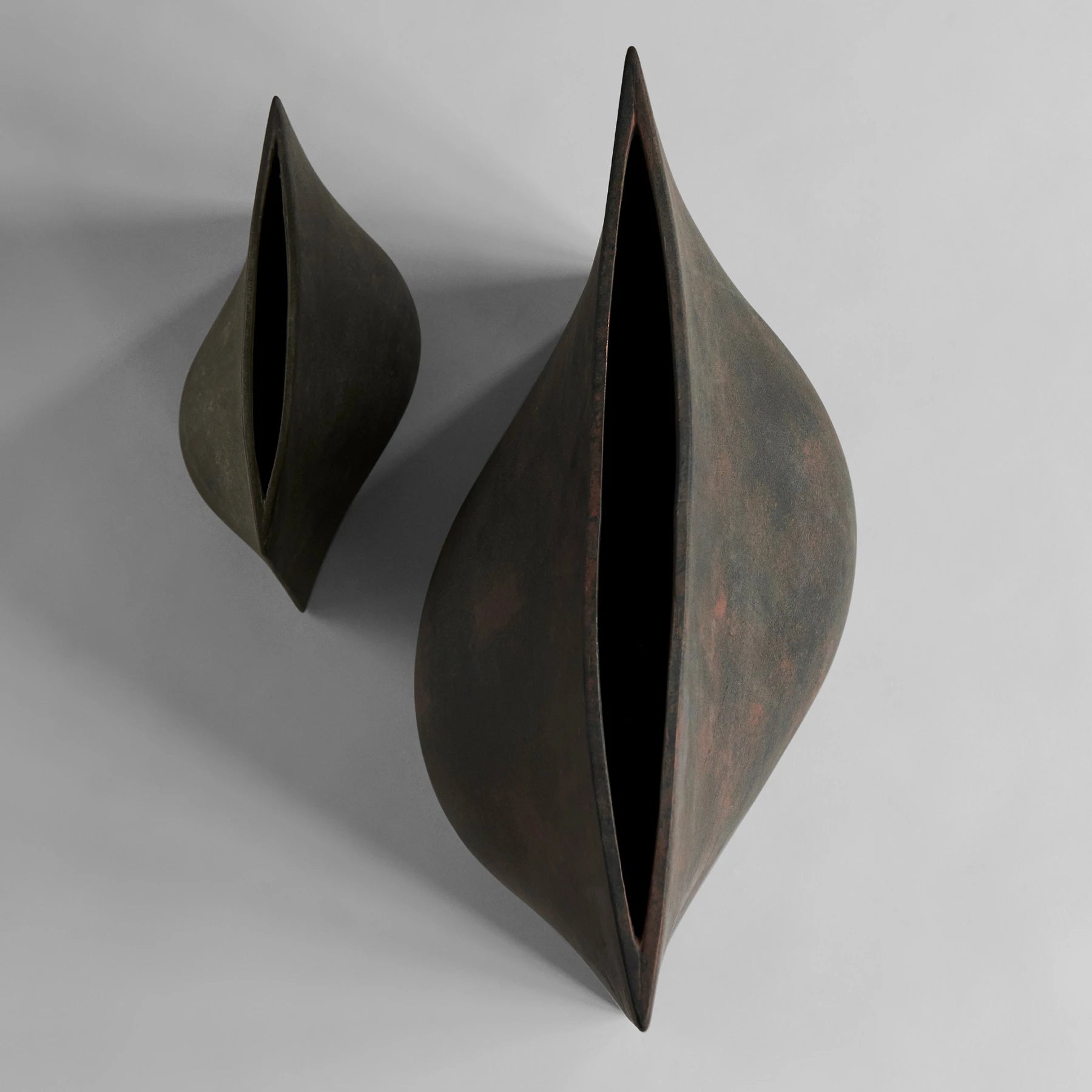 101 COPENHAGEN Βάζο Βάζο Origami Big Κεραμικό Καφέ/Μαύρο H45cm x W25cm x L45cm 101 COPENHAGEN