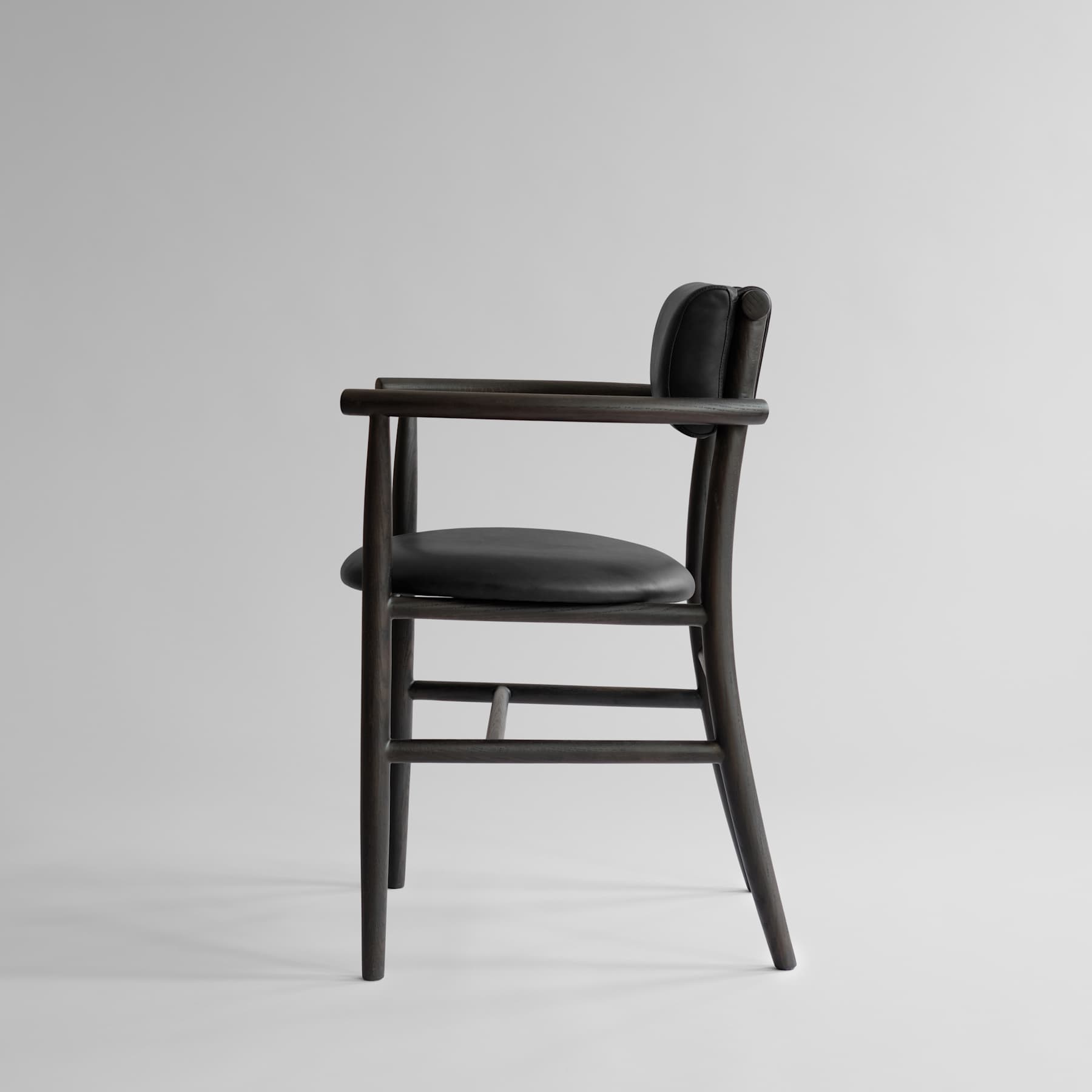 Καρέκλα Τραπεζαρίας Με Μπράτσα Nama - Δρυς Ανιλινικό Δέρμα Coffee Black H79,5 x W54 x L58 cm 101 COPENHAGEN