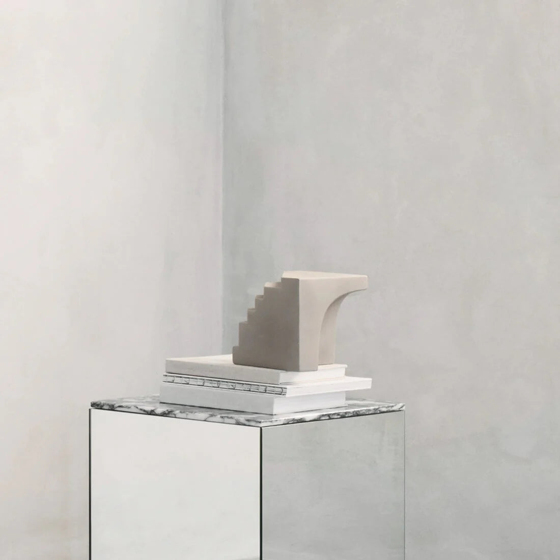 KRISTINA DAM studio Γλυπτό Γλυπτό Stair Τερακότα Light Γκρι W16,5 x D16,5 x H16,5 cm KRISTINA DAM studio