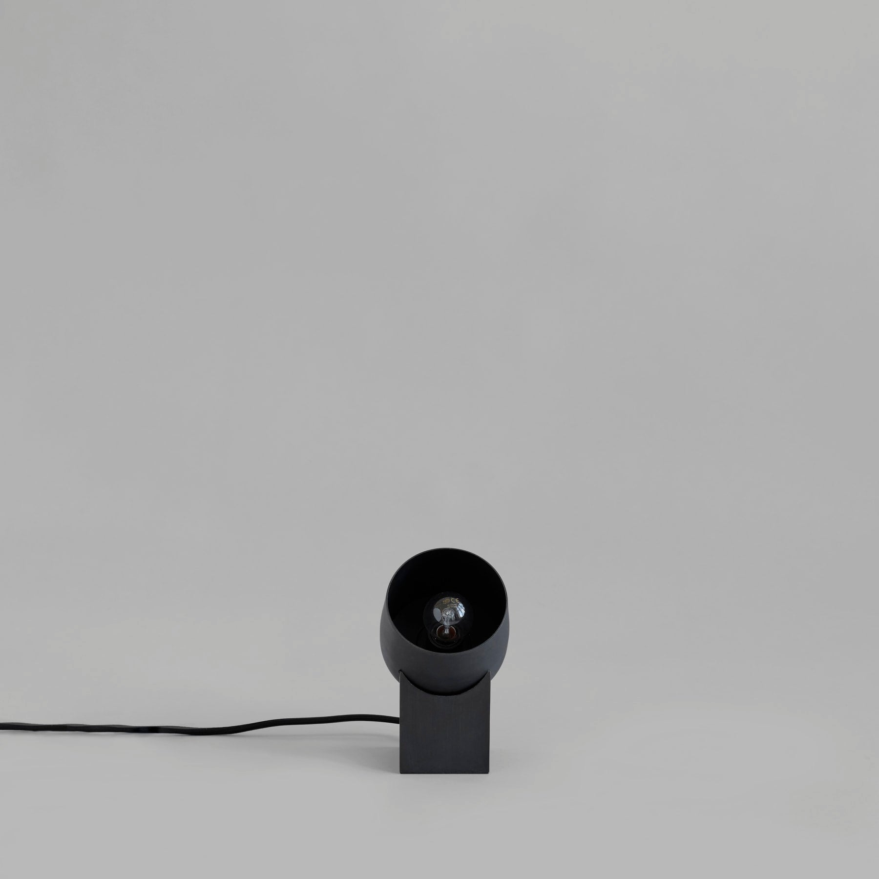 101 COPENHAGEN Επιτραπέζιο Φωτιστικό Επιτραπέζιο Φωτιστικό Pivot - Αλουμίνιο Σίδηρος Bronze H19 x W10,5 x L10,5 cm 101 COPENHAGEN