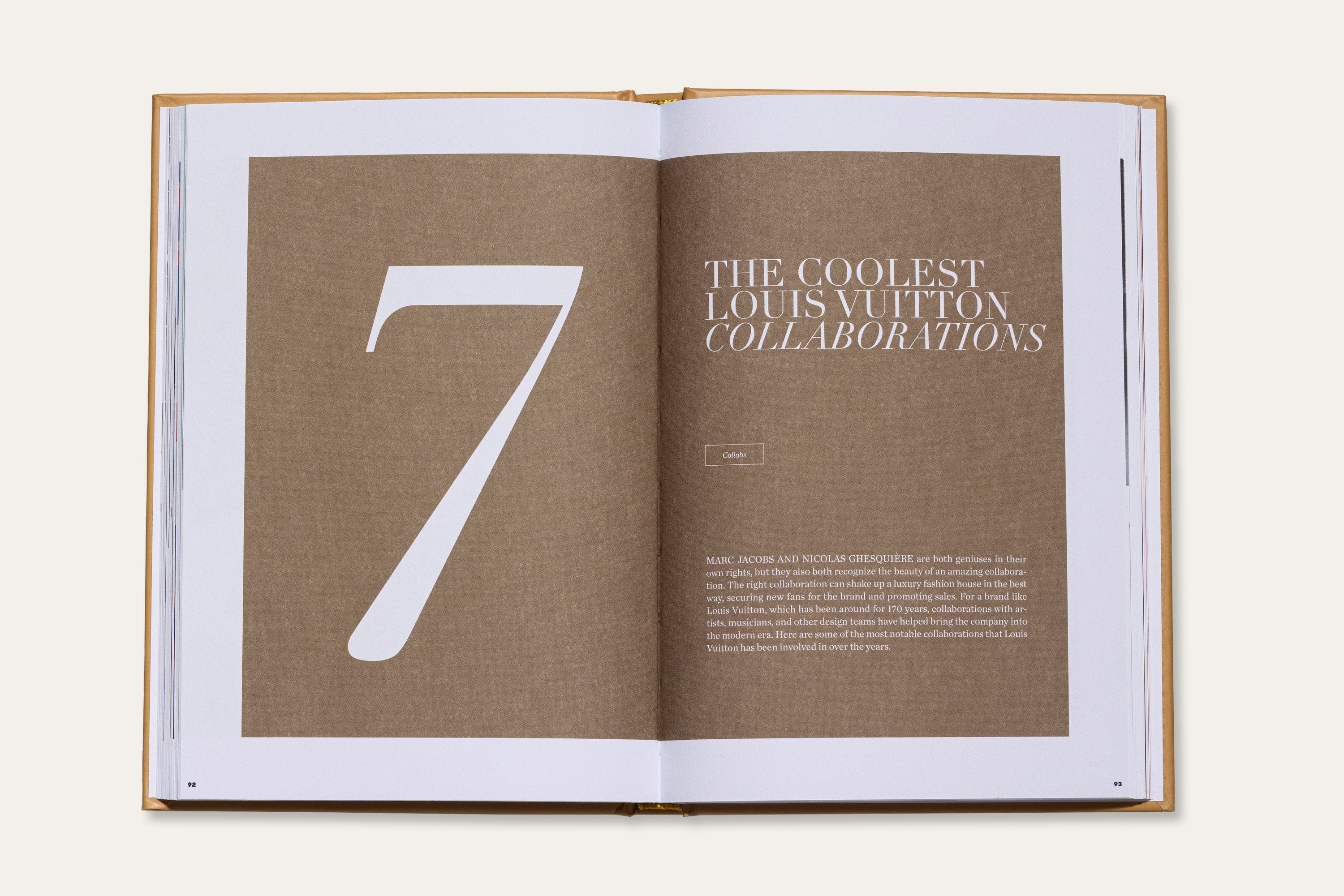 Hintsdeco Books Βιβλίο Τέχνης Βιβλίο Τέχνης The Essence of Louis Vuitton 14.5 x 1.5 xΗ 21.5 cm Hintsdeco