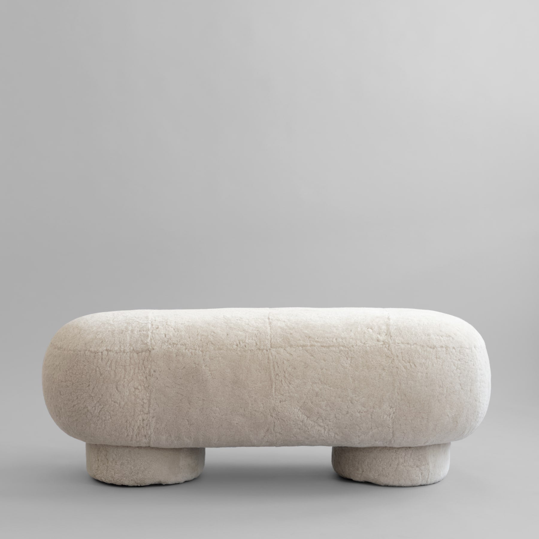 Σκαμπό Big Foot Sandshell (Sheepskin) L120 cm x W40 cm x H45 cm 101 COPENHAGEN