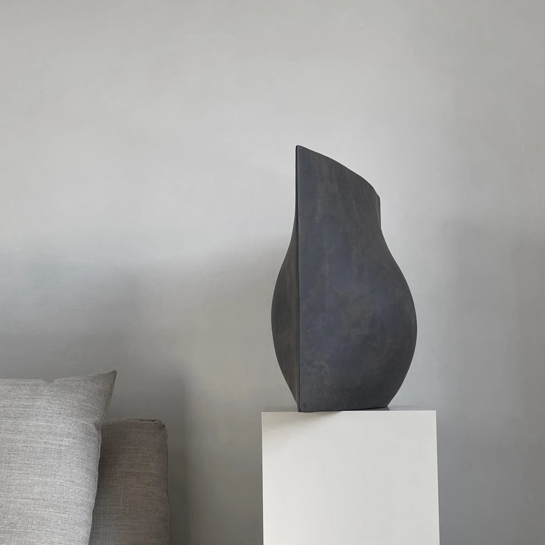 101 COPENHAGEN Βάζο Βάζο Origami Big Κεραμικό Καφέ/Μαύρο H45cm x W25cm x L45cm 101 COPENHAGEN