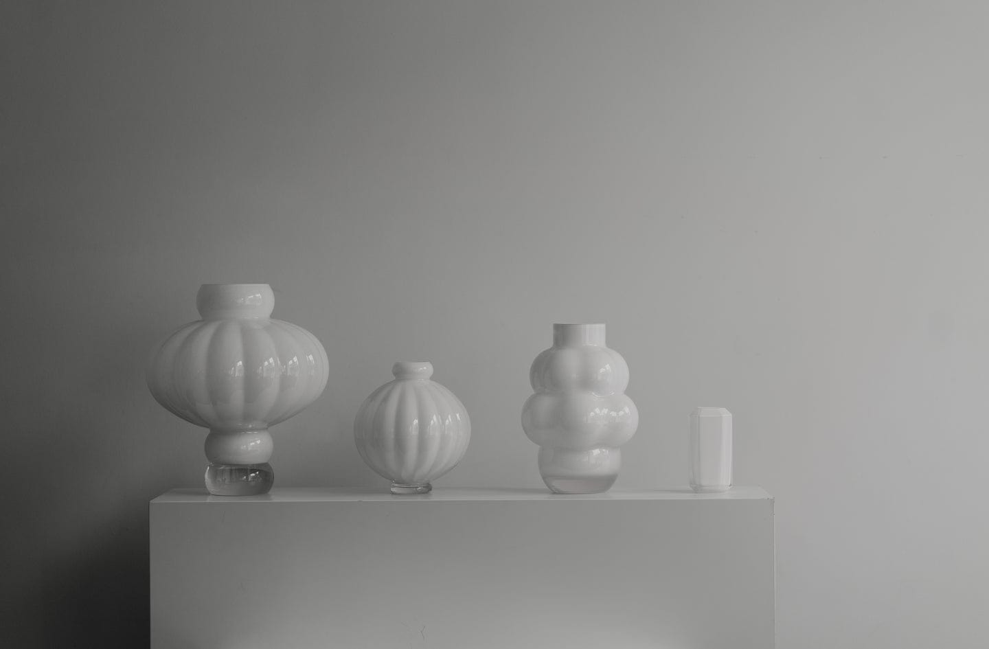 LOUISE ROE Βάζο Βάζο Balloon 02 Φυσητό Γυαλί Οπαλίνα Άσπρη Ø6,5-17,5 H20 cm LOUISE ROE