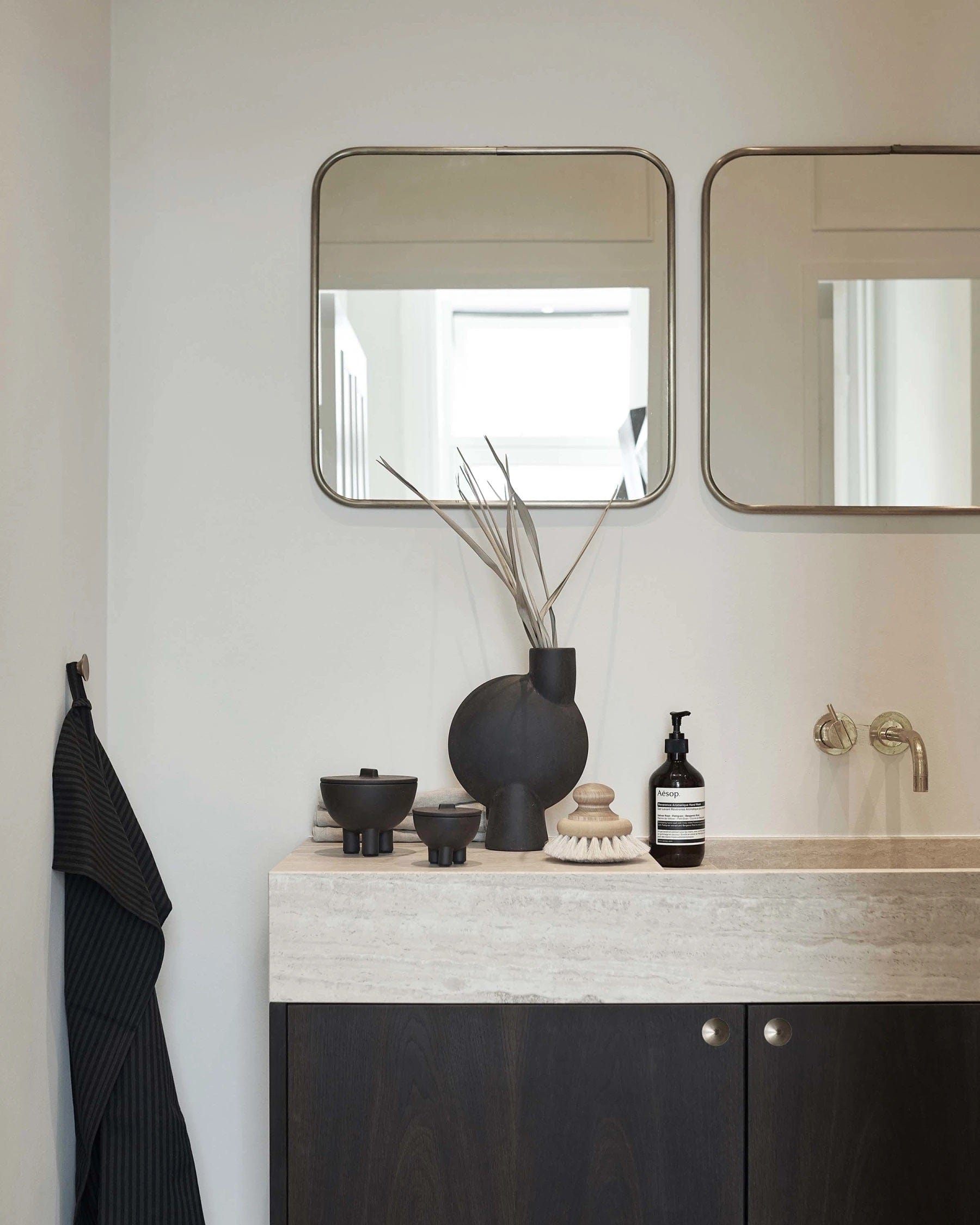 101 COPENHAGEN Διακοσμητικό Πόμολο Κρεμάστρα Διακοσμητικά Πόμολα/Κρεμάστρα Set/2 HiHat Medio Ορειχαλκος Brass Μεταλλικά Η2,5cm Ø 4.5 cm 101 COPENHAGEN