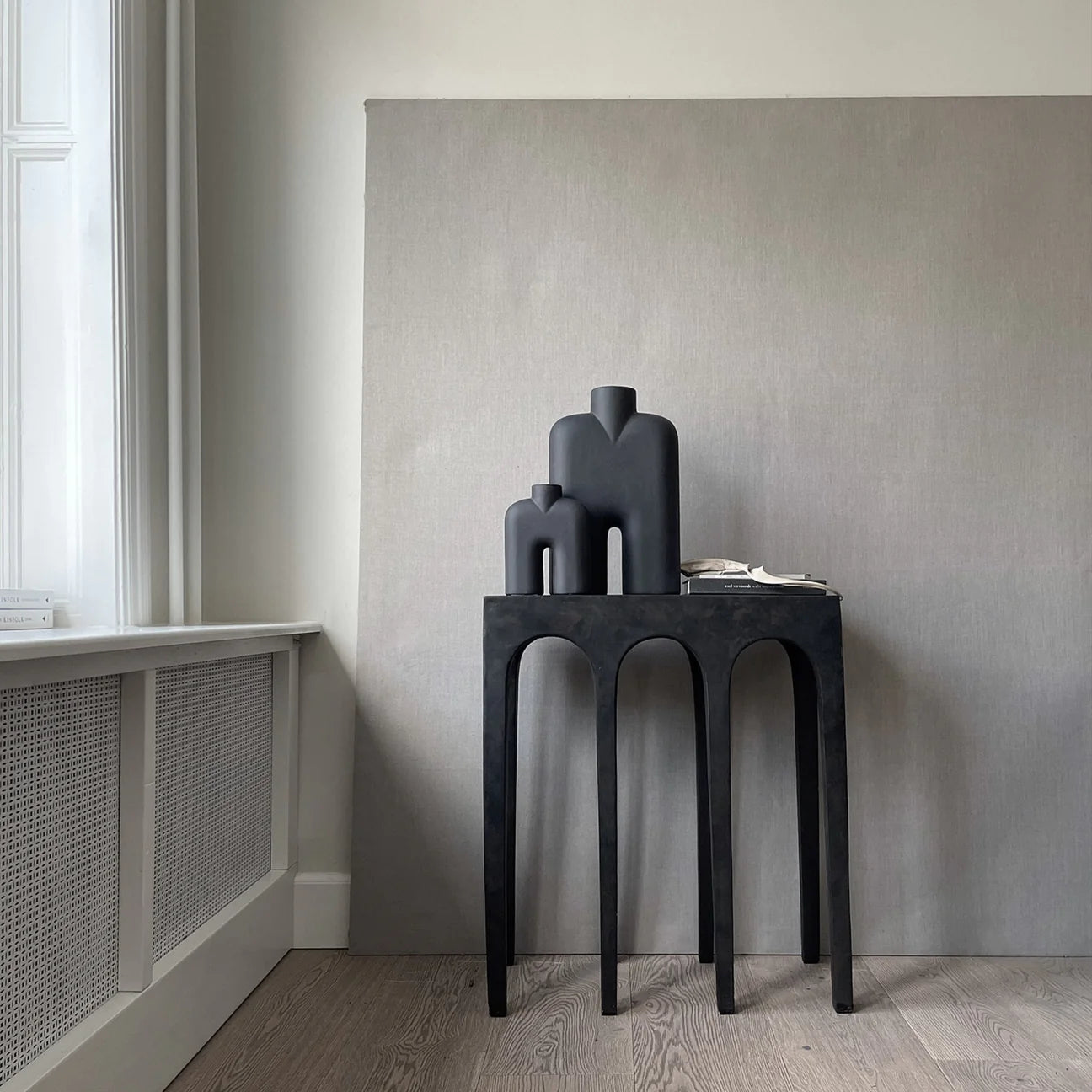 101 COPENHAGEN Κονσόλα Κονσόλα Bow  Καφέ/Μαύρο Σκυρόδεμα Από Ίνες  L70,5xW33,5xH80 101 COPENHAGEN