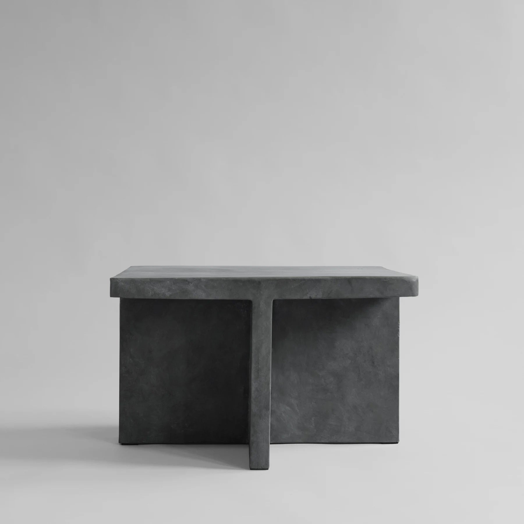 101 COPENHAGEN Coffee Table Τραπεζάκι  Σαλονιού Brutus Σκούρο Γκρι Σκυρόδεμα Από Ίνες H36xW60xL60 cm 101 COPENHAGEN