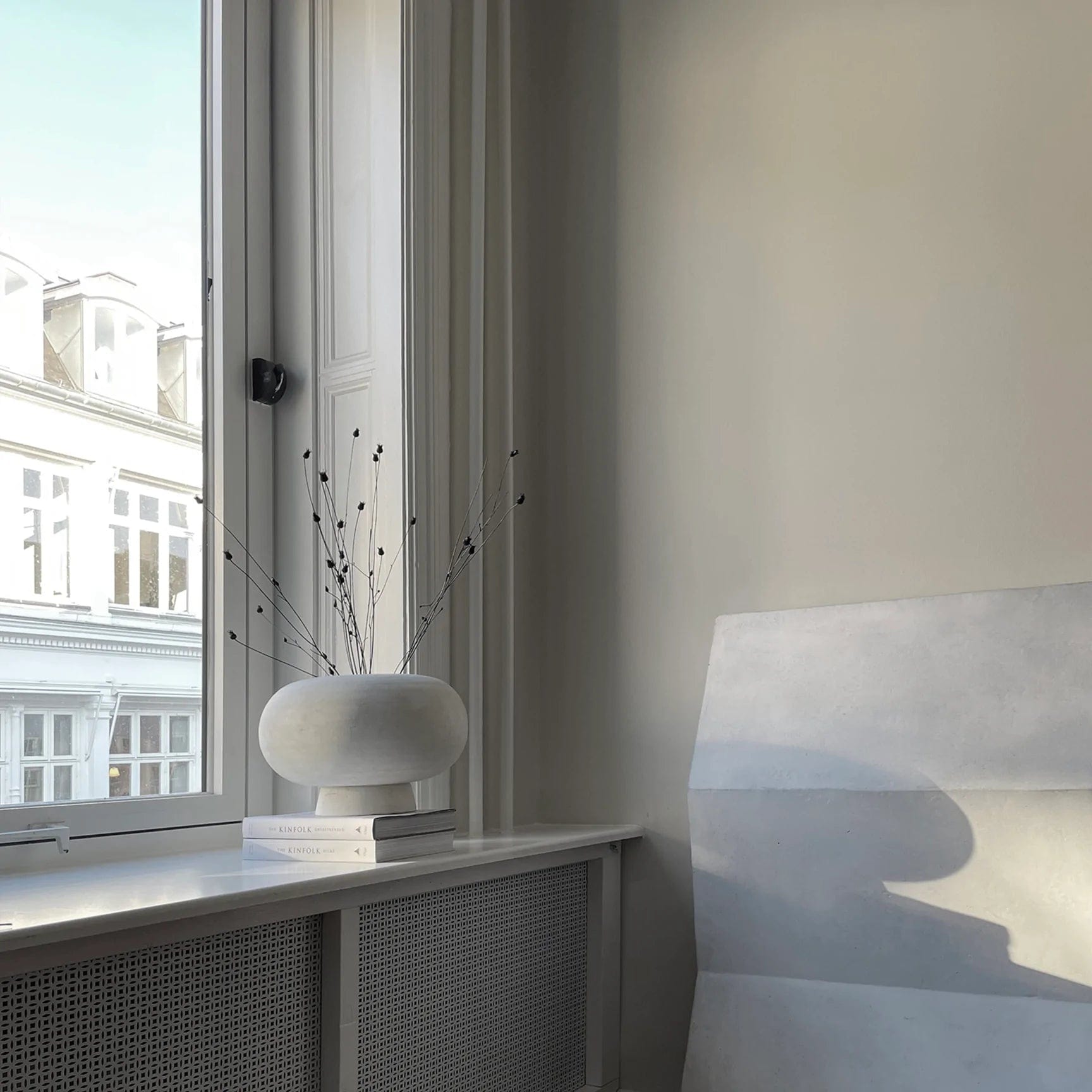 101 COPENHAGEN Βάζο Kabin Fat Διακοσμητικό Βάζο Κεραμικό Άσπρο, Η23,5x35cm 101 COPENHAGEN