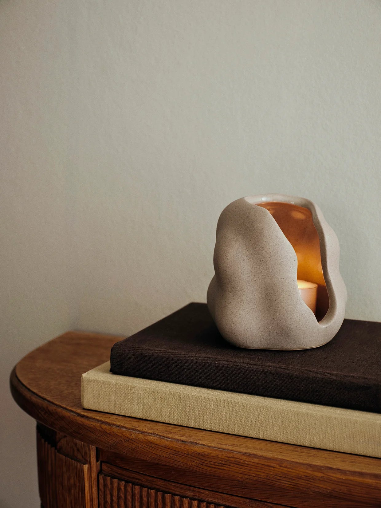 Κηροπήγιο Hekla Hurricane - Πήλινο Γκρι Ø9,5 x H10 cm Broste Copenhagen