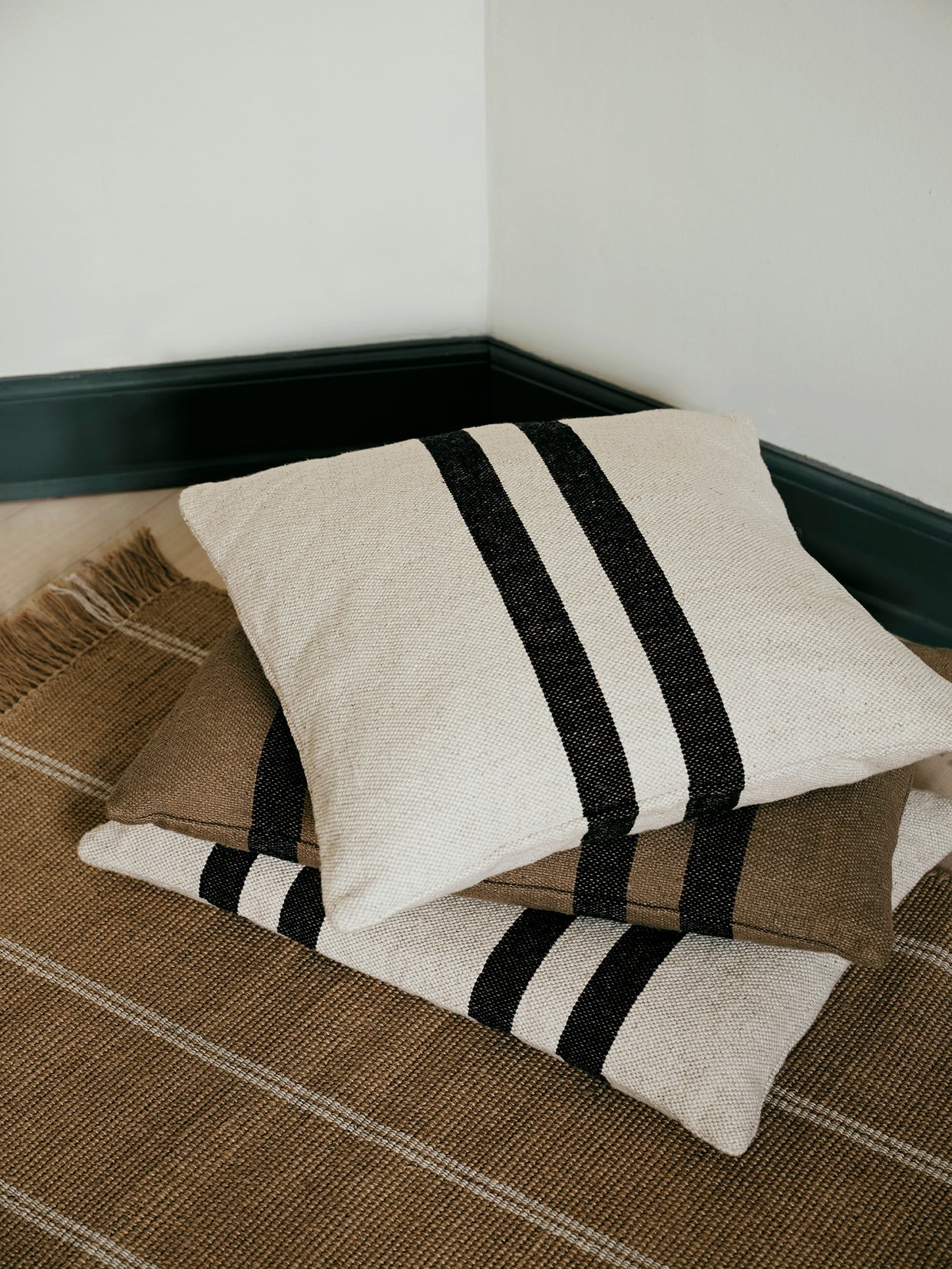 Κάλυμμα Μαξιλαριού Sigrun - Μαύρο Μπεζ 75% Βαμβάκι 25% Λινό W50 x L50 cm Broste Copenhagen