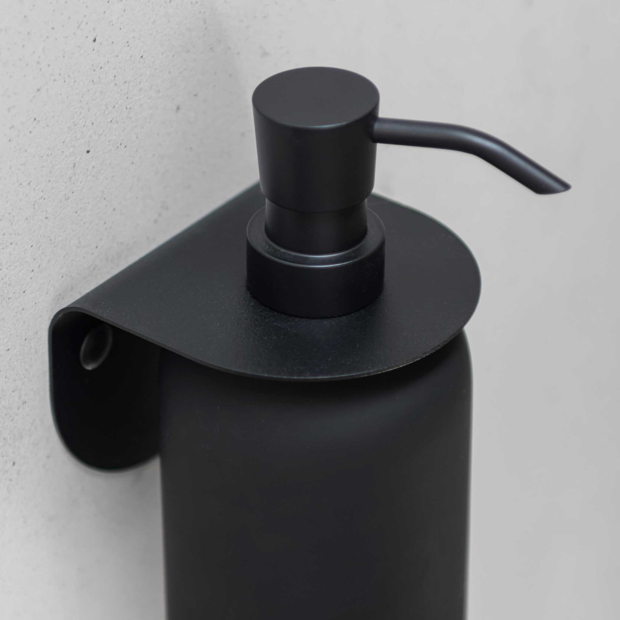 METTE DITMER Είδη Μπάνιου CARRY Θήκη Για Dispenser Σαπουνιού Μεταλλική Μαύρο W8,5xL8,5xH7 cm METTE DITMER