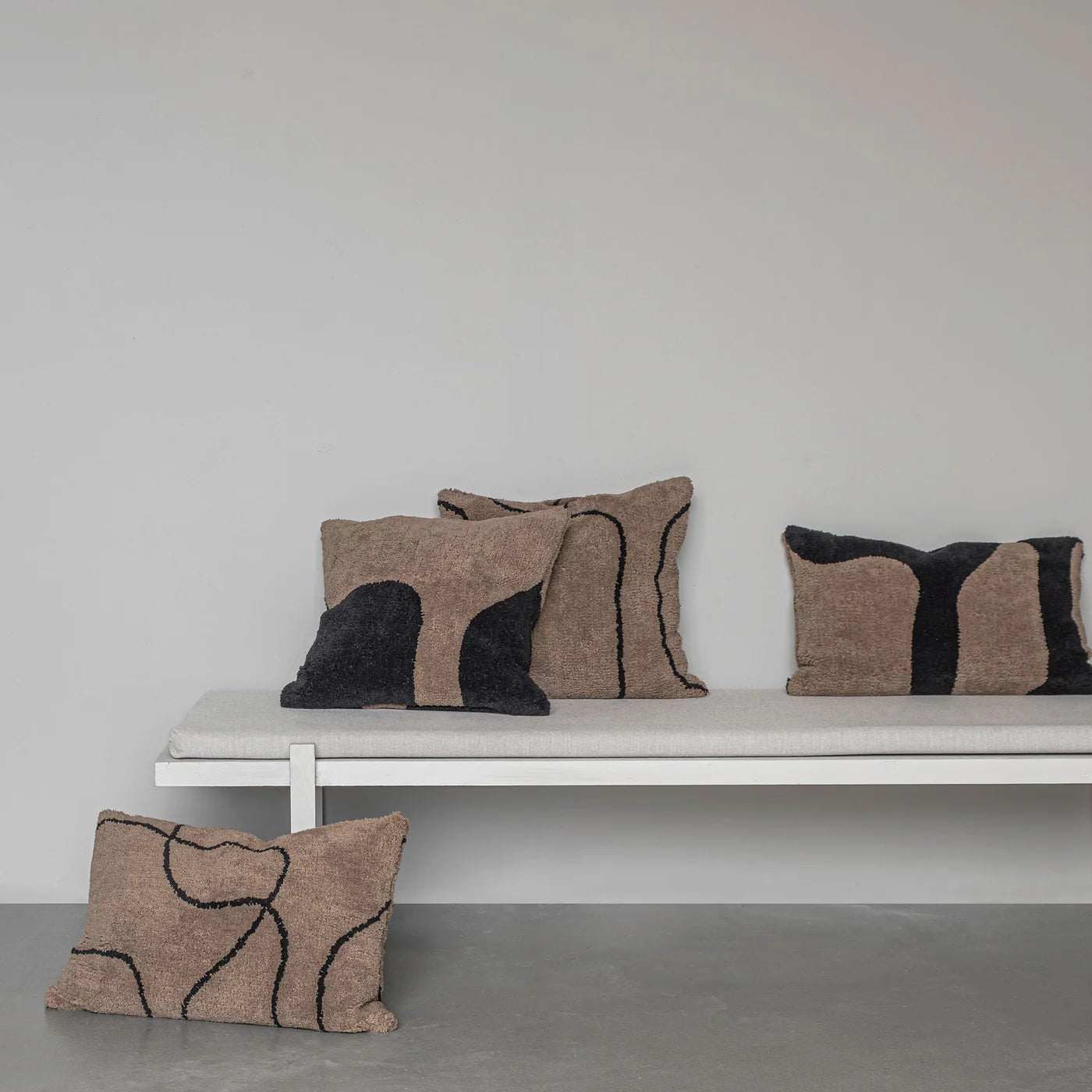 Κάλυμμα Μαξιλαριού Shadow - Καφέ Μαύρο Σχέδιο 100% Βαμβάκι W50 x L50 cm METTE DITMER